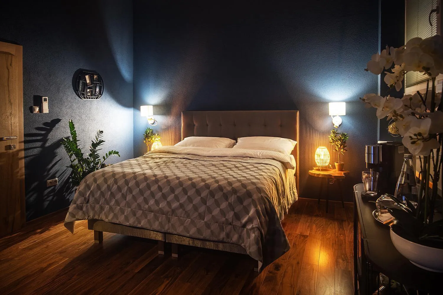 Bed in ELVIRA SELECTION by Lotus