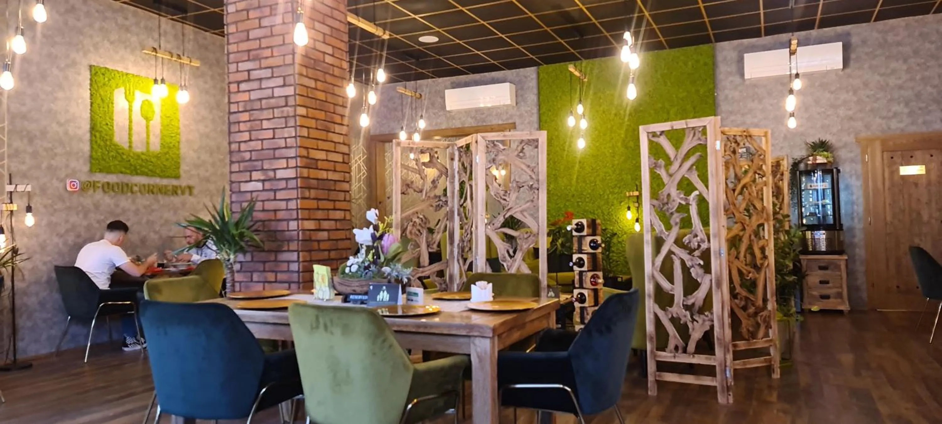 Staff in ELVIRA SELECTION by Lotus