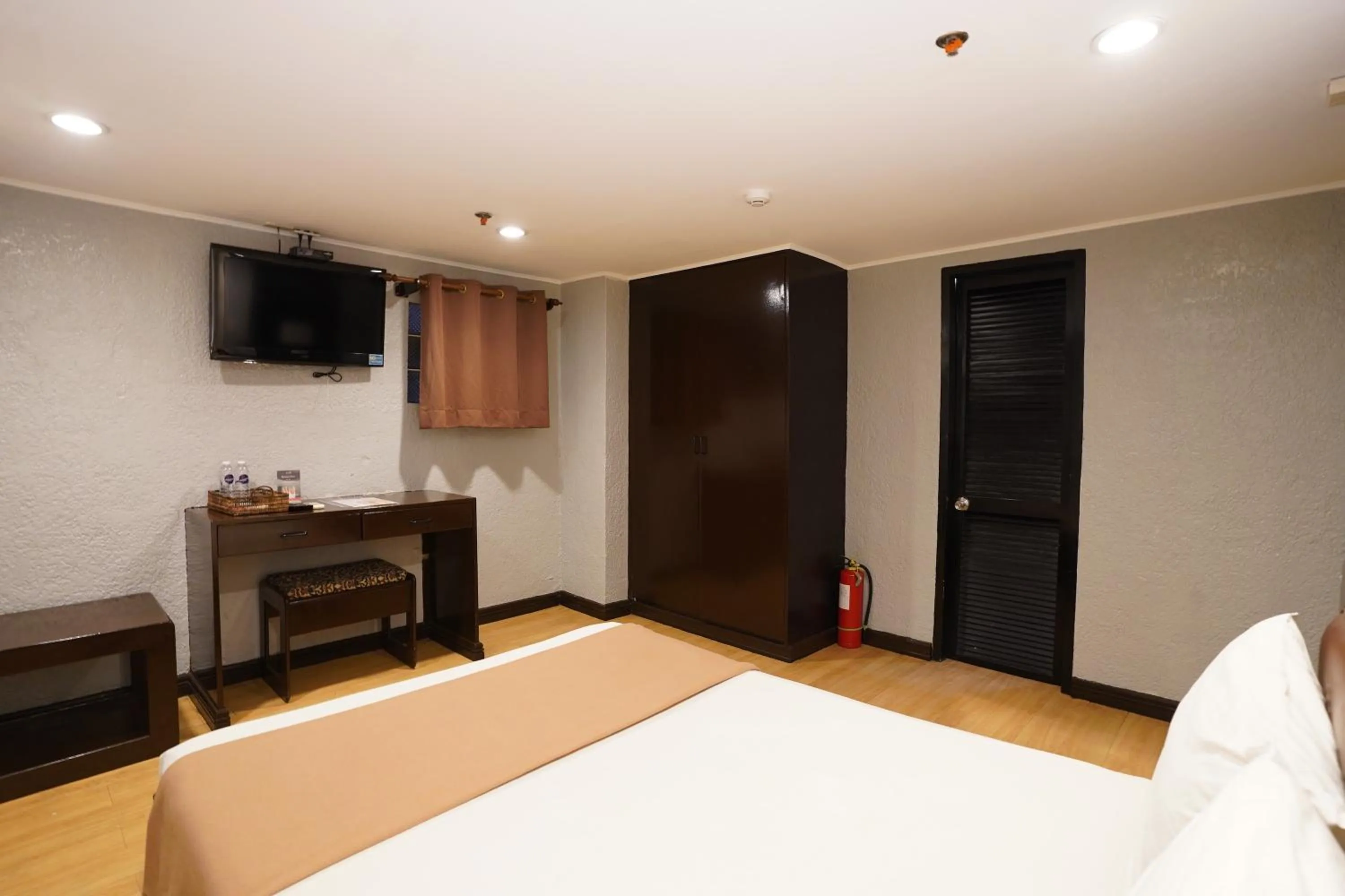 TV and multimedia, Bed in Arzo Hotel Manila