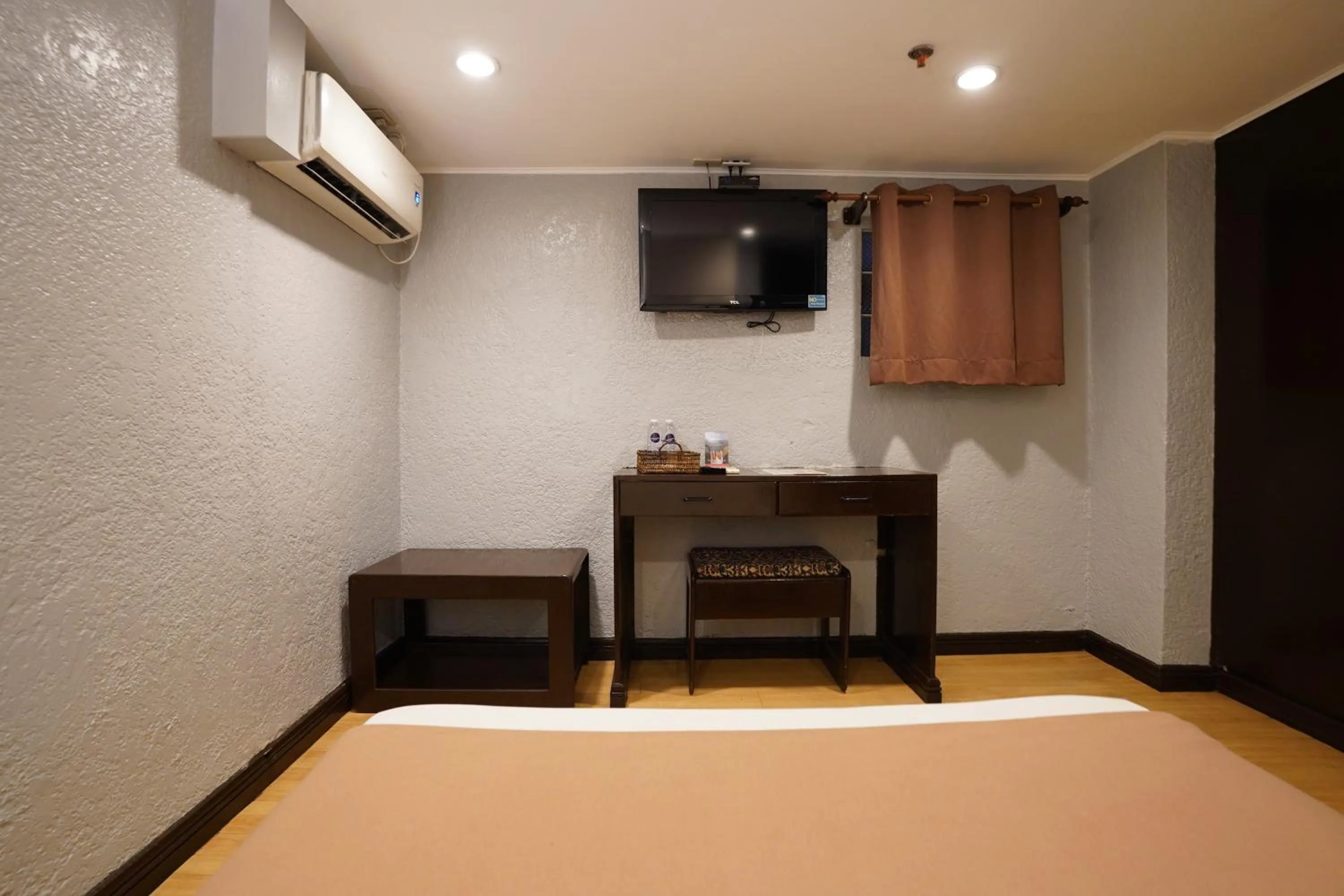 TV and multimedia in Arzo Hotel Manila