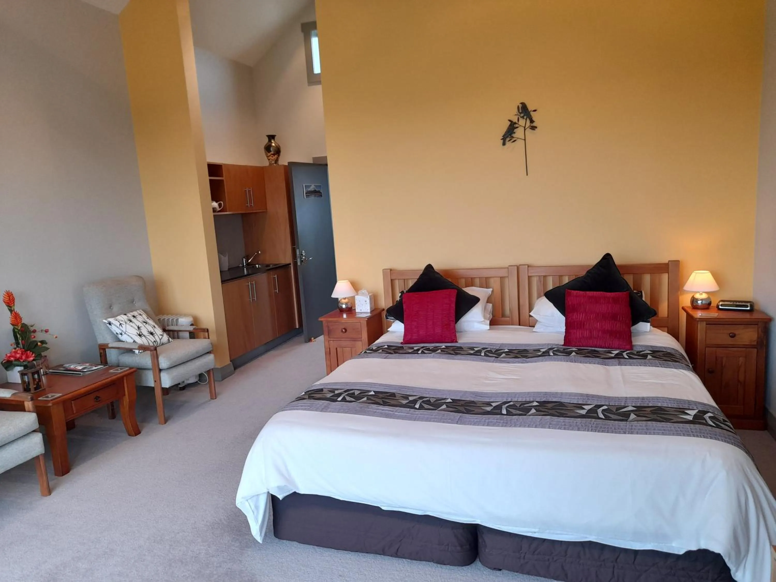 Bedroom, Bed in Taranaki Country Lodge