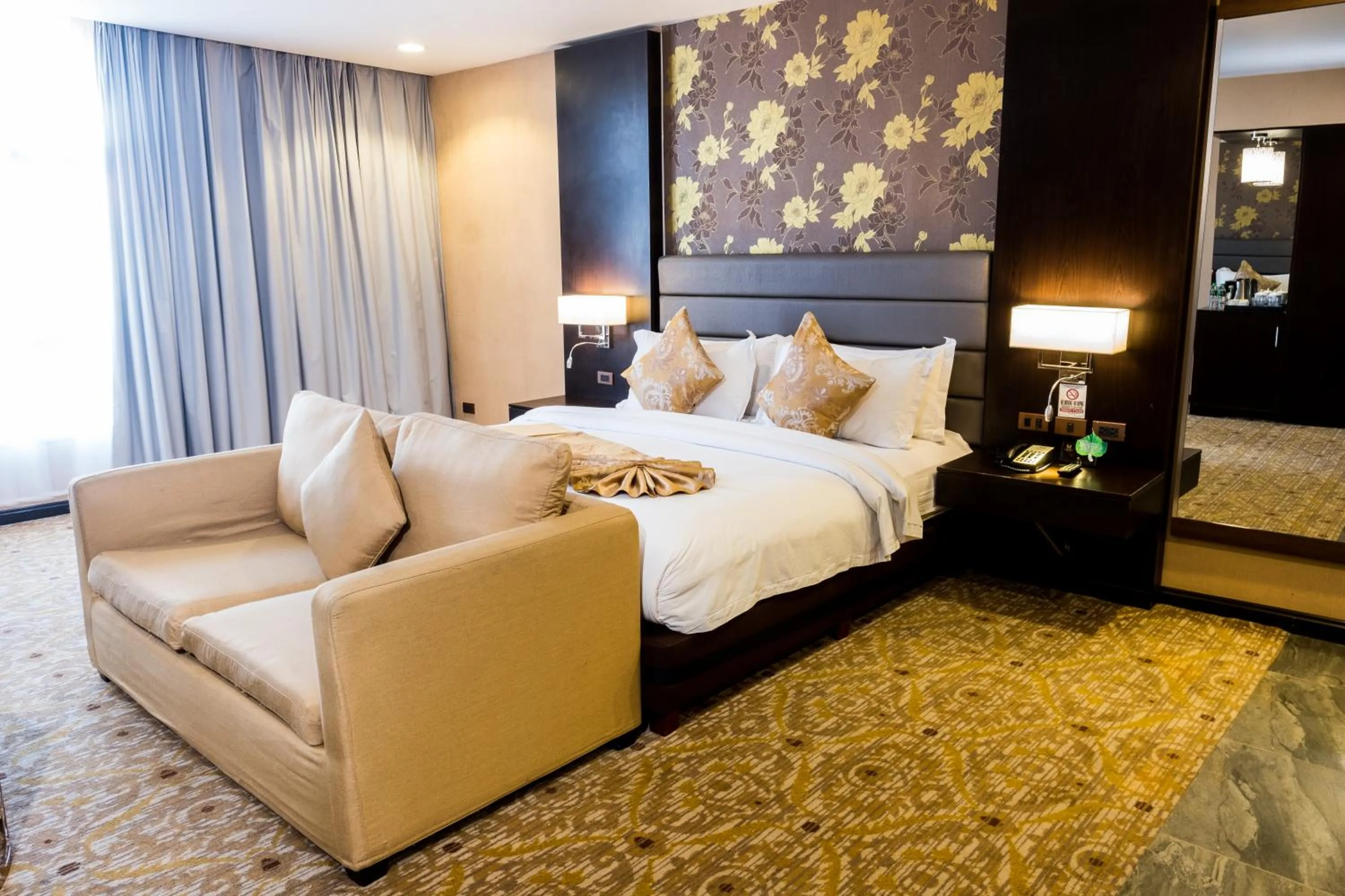 Bathroom, Bed in Marcian Garden Hotel