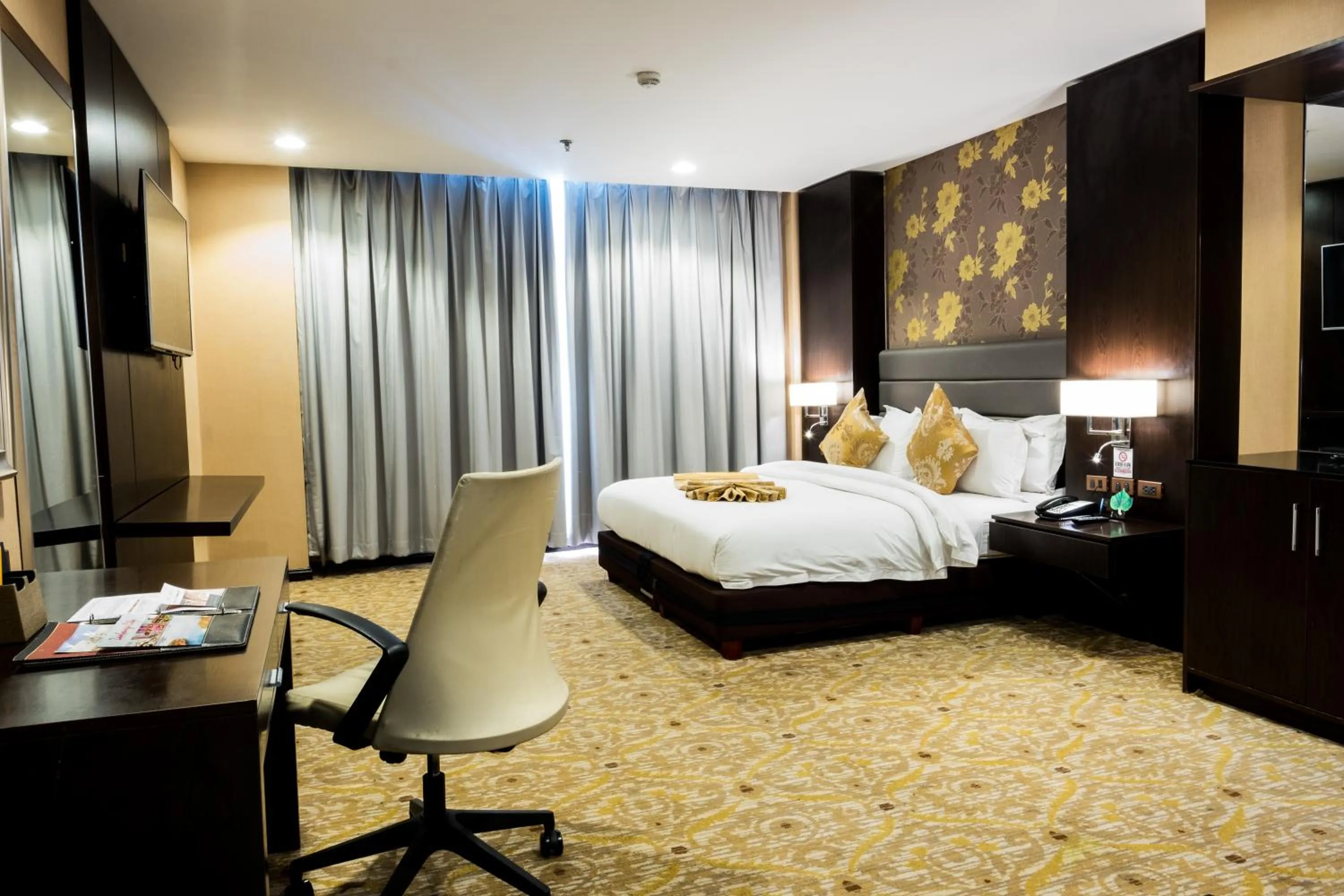 Bedroom, Bed in Marcian Garden Hotel