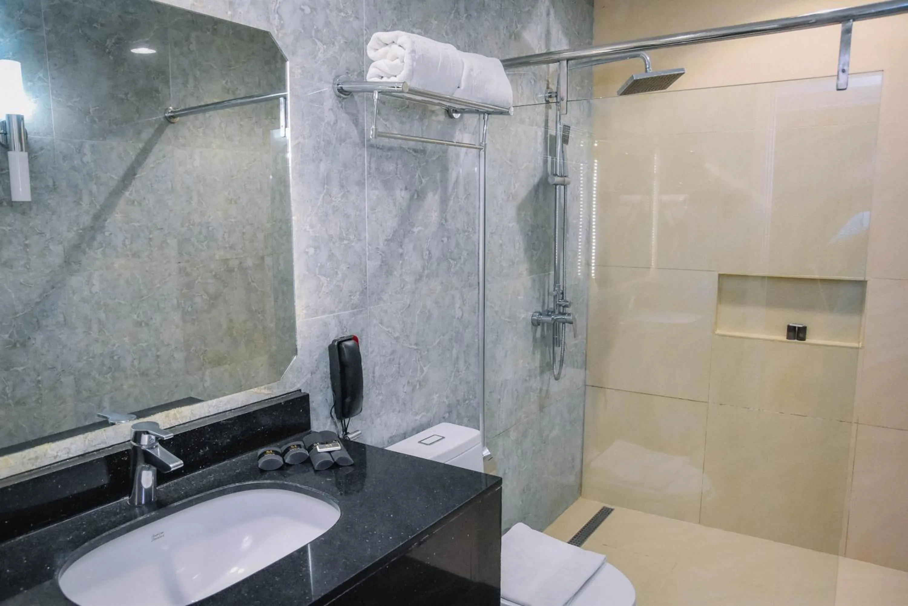 Bathroom in Marcian Garden Hotel