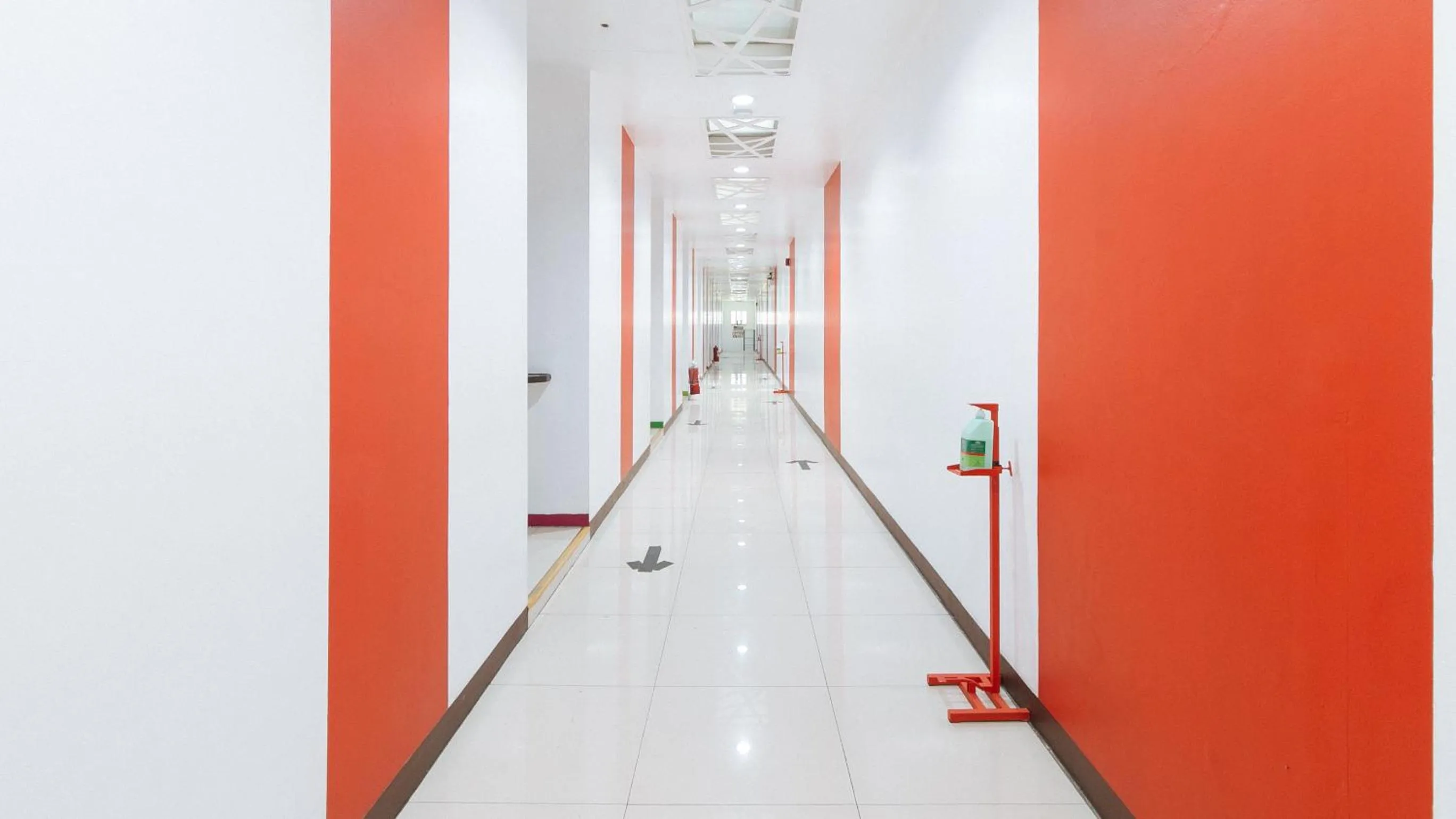 Area and facilities in RedDoorz @ EL Highway Hotel Bulacan