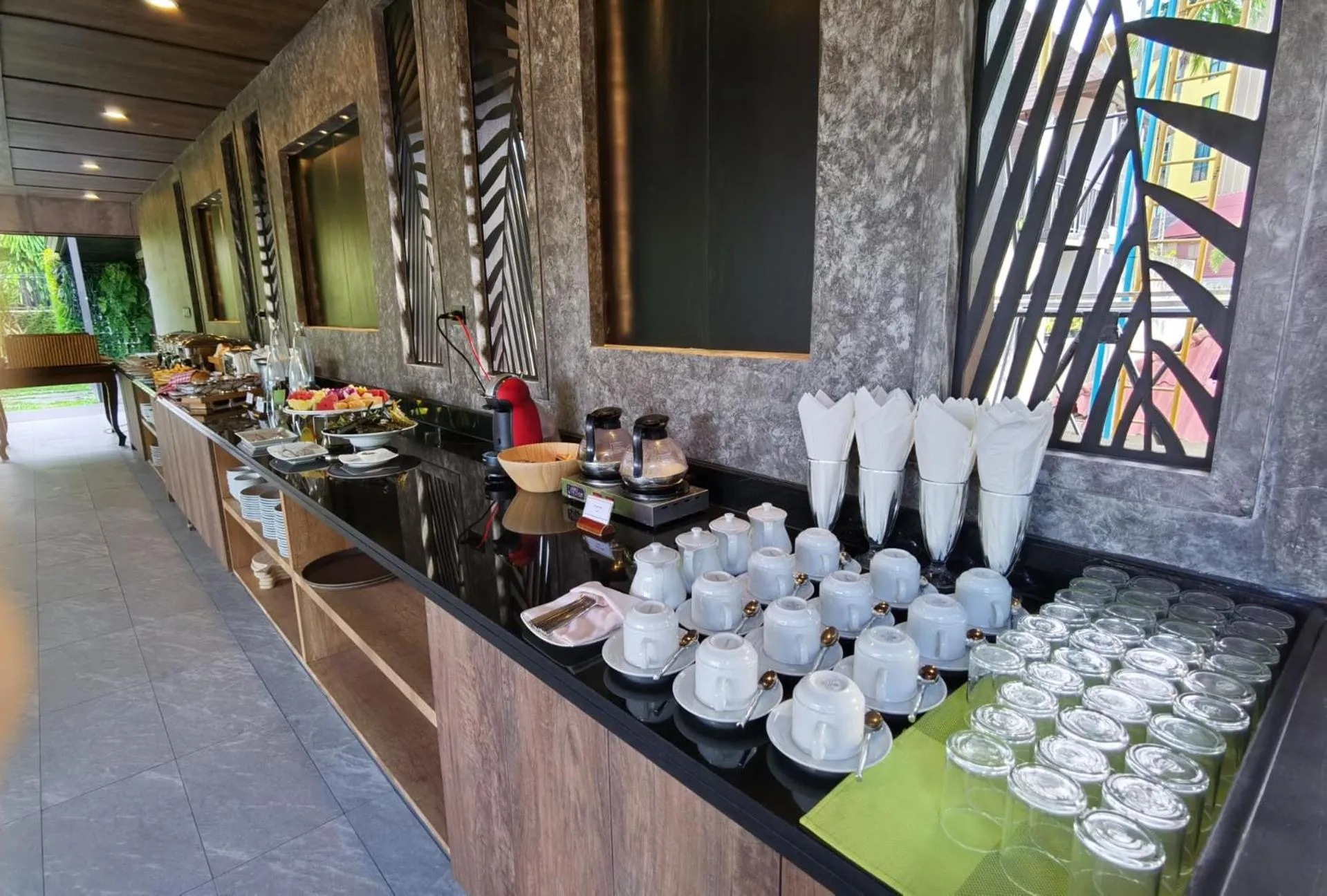 Restaurant/places to eat in The Cliff Elegance Resort