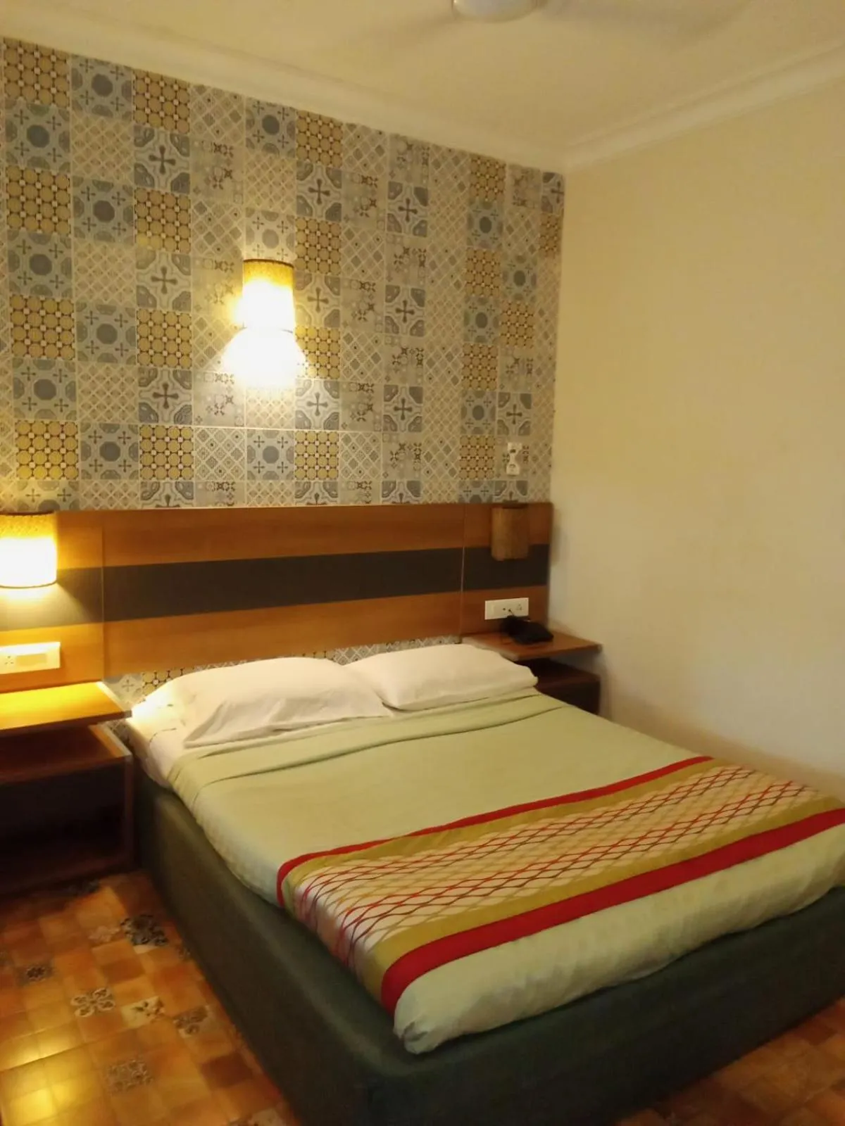 Bed in Sea Breeze Inn, Calangute Goa