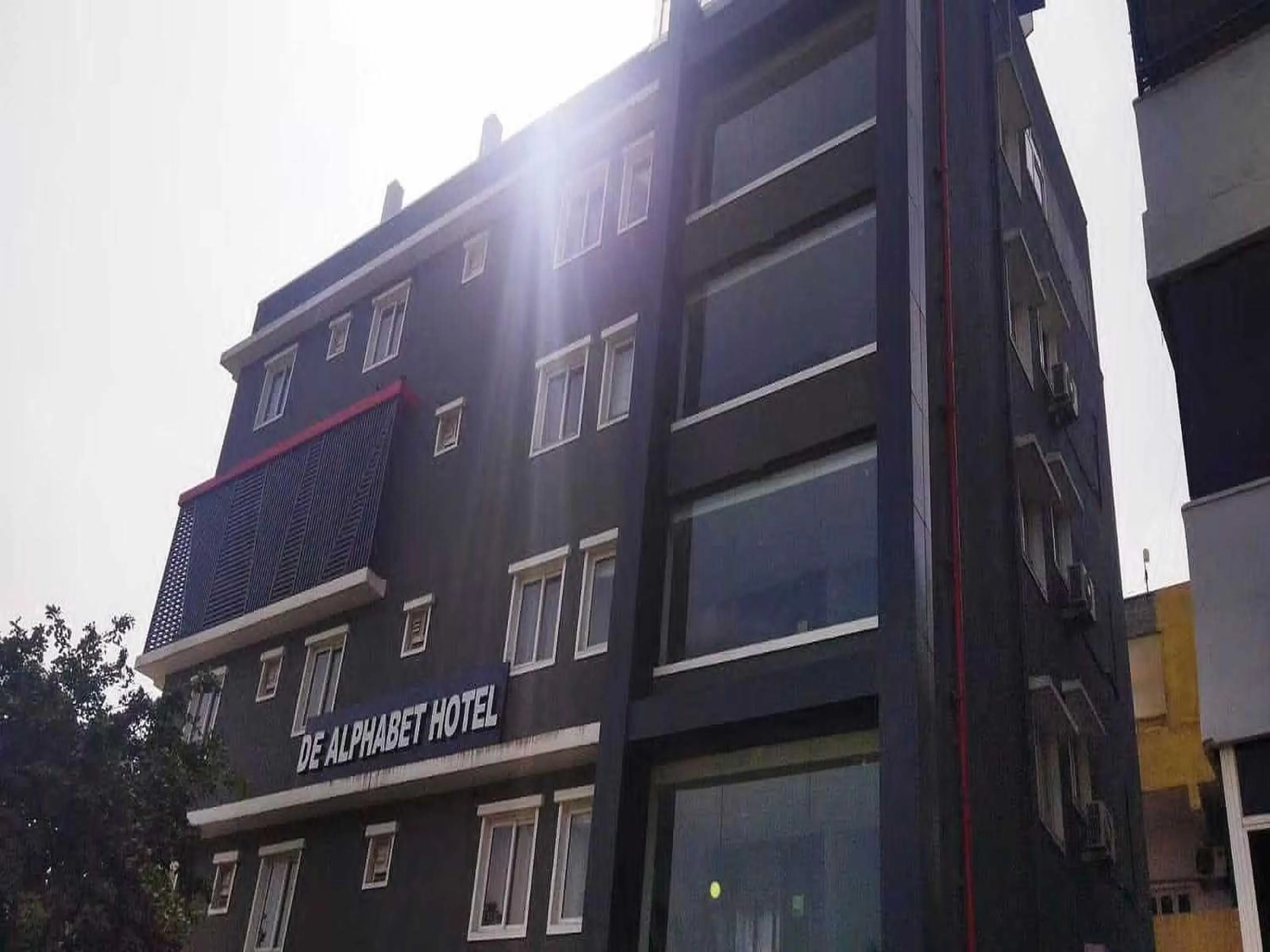 Facade/entrance in Townhouse De Alphabet