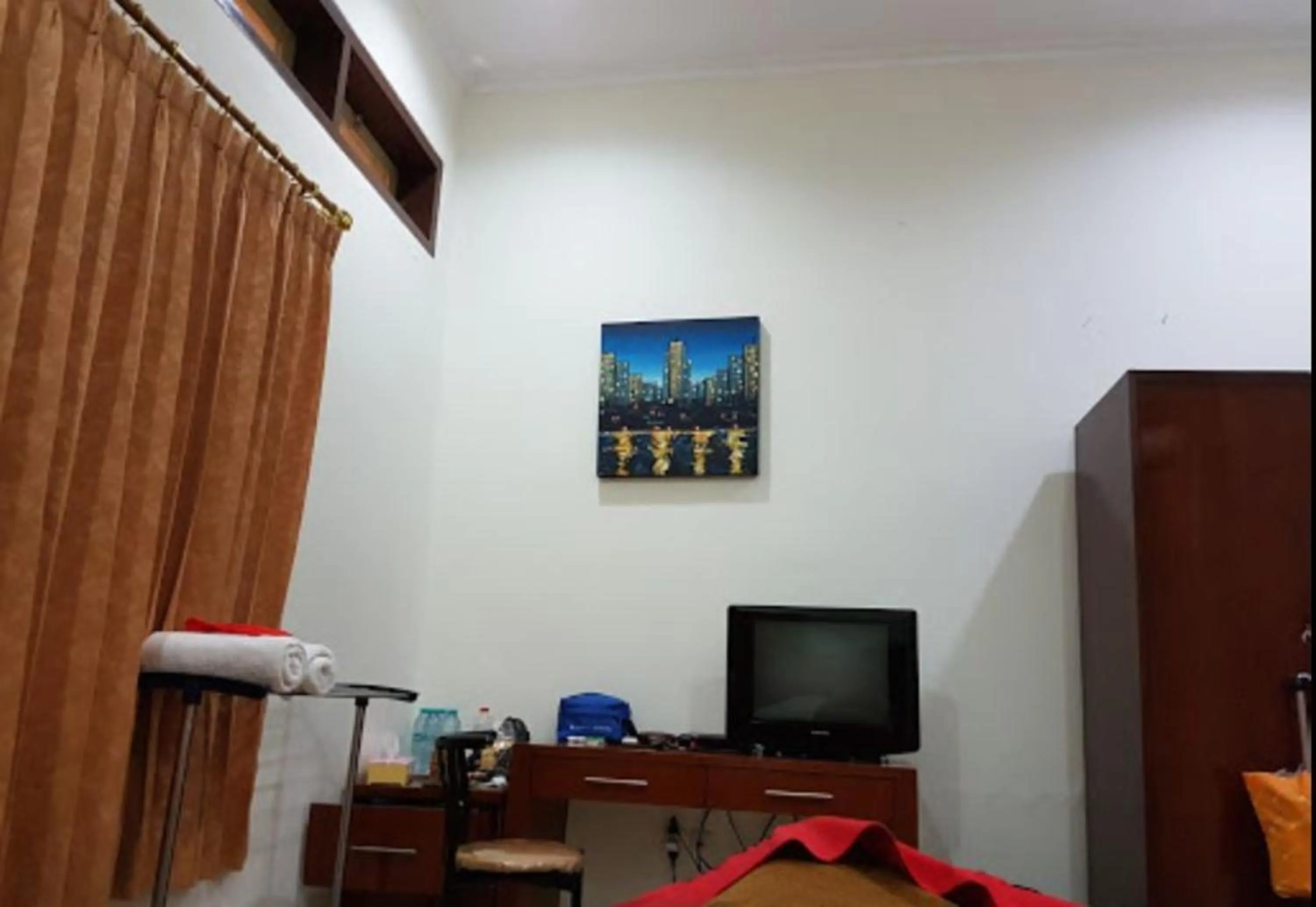 Photo of the whole room in Soerabaja Place Guest House