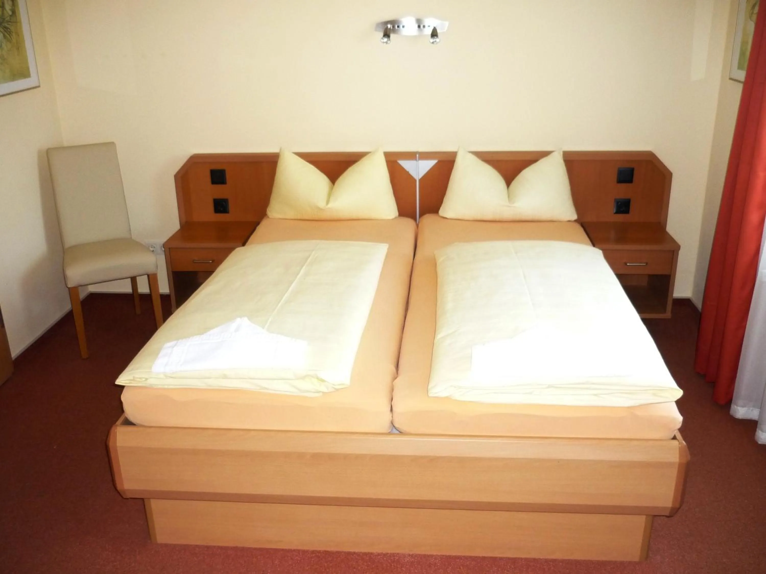 Bed in Pension Im Malerwinkel Kallmünz