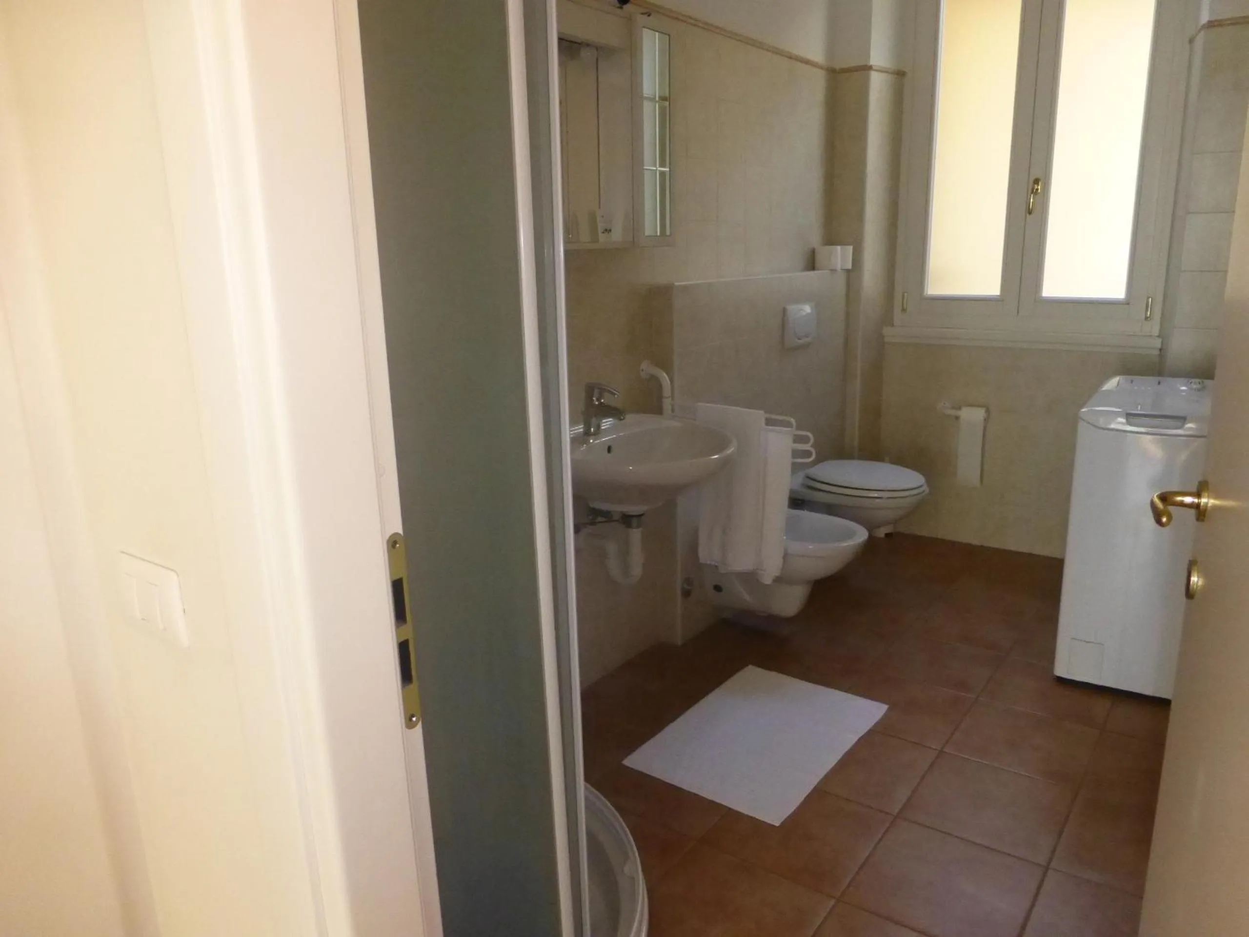 Shower in Caffè del Viaggiatore