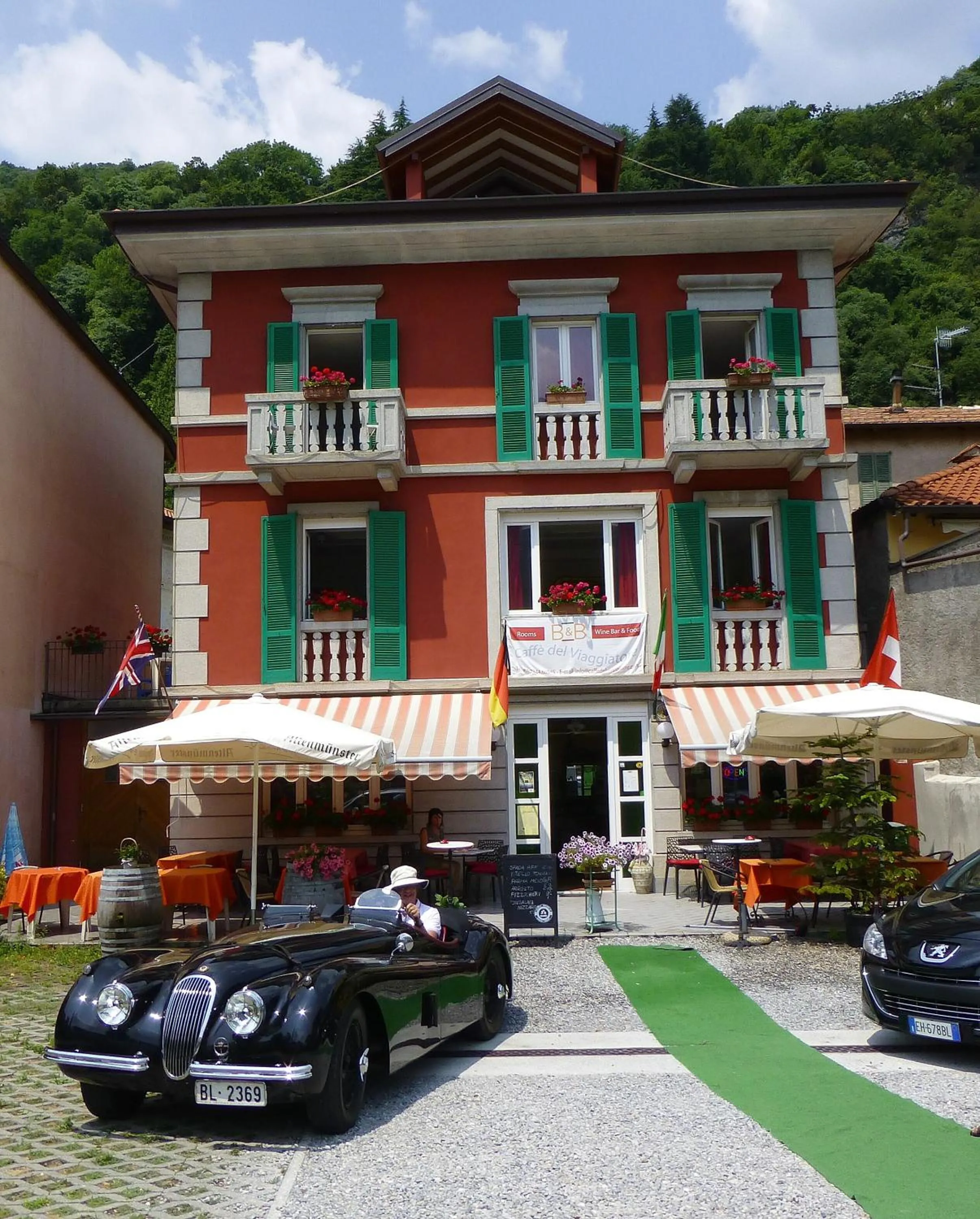 Property building in Caffè del Viaggiatore