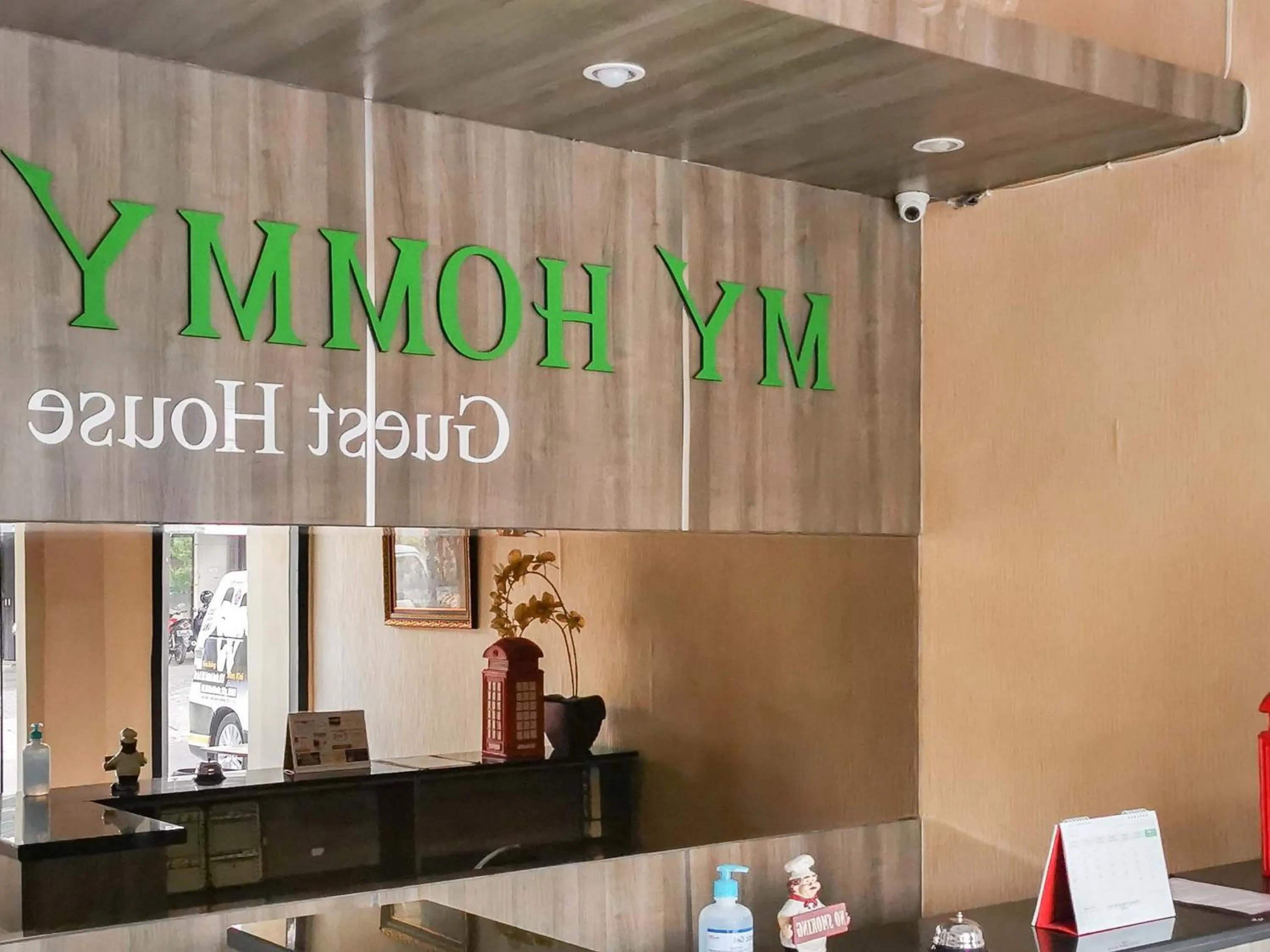 Facade/entrance in My Hommy Homestay Mitra RedDoorz