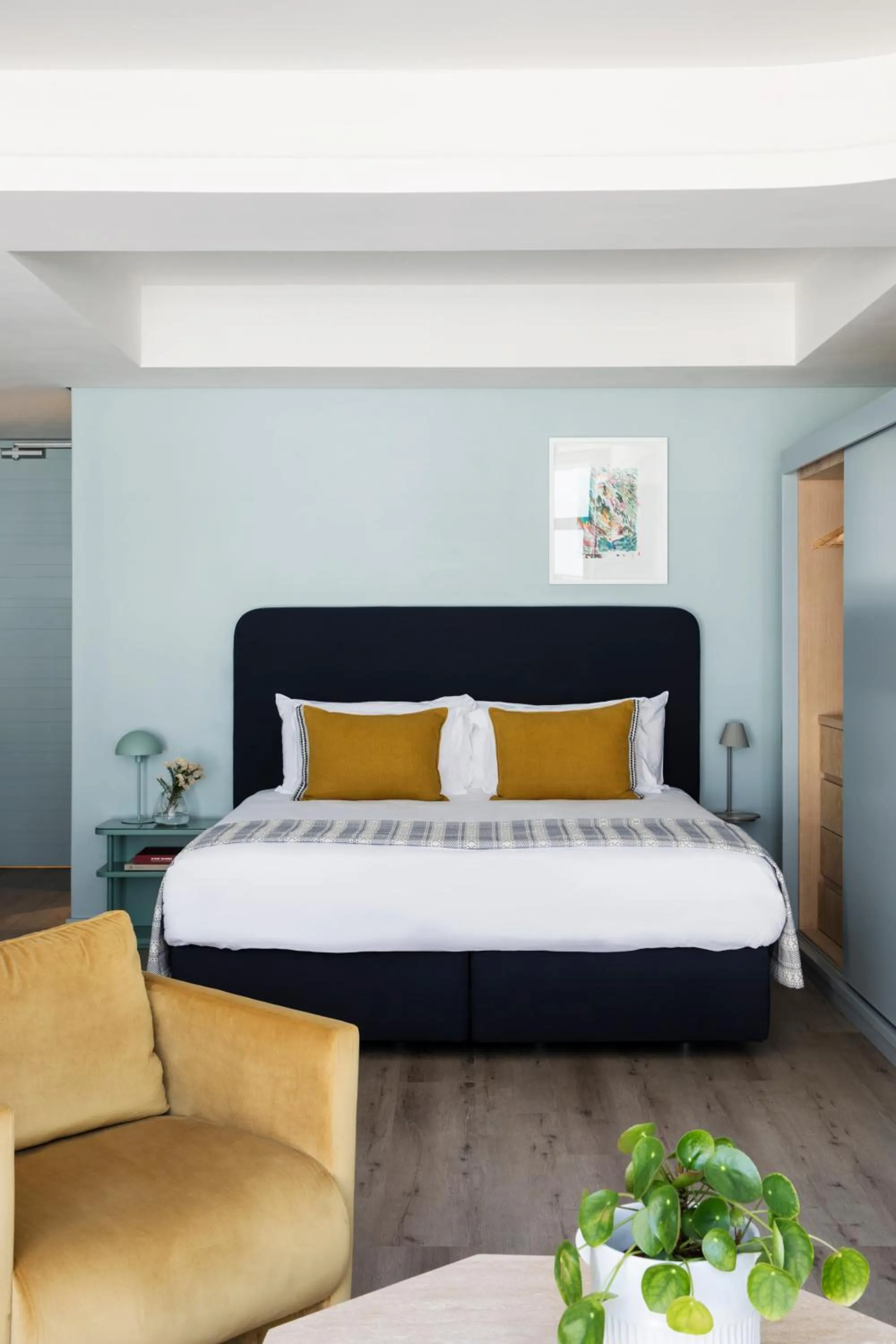 Bedroom, Bed in Home Suite Hotels De Waterkant