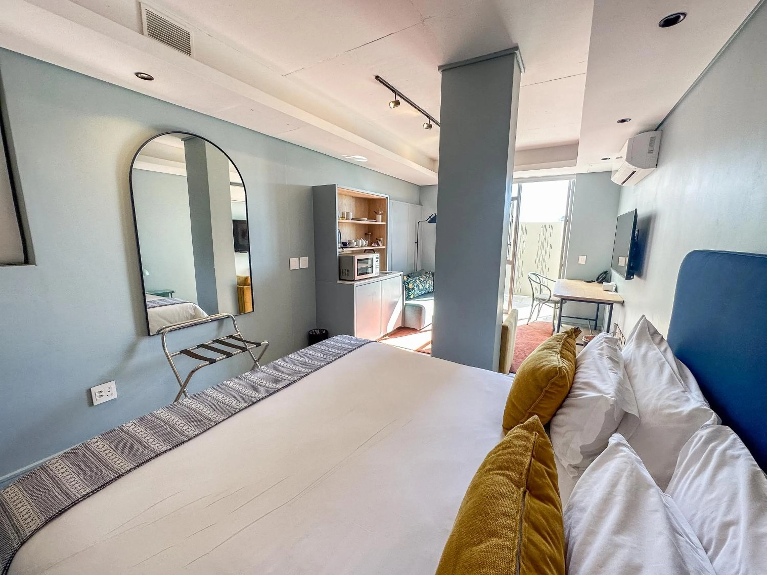 Bedroom, Bed in Home Suite Hotels De Waterkant