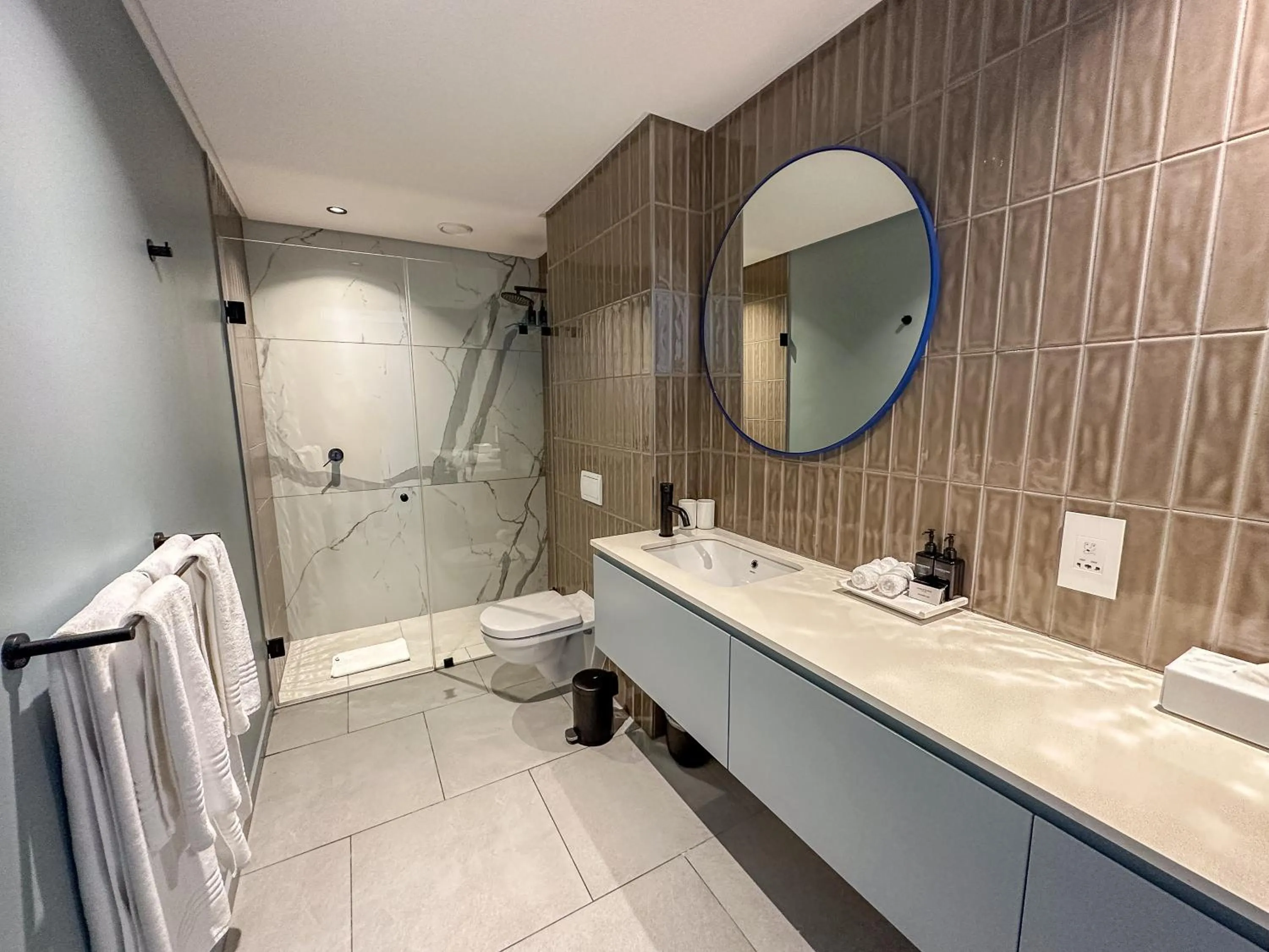 Bathroom in Home Suite Hotels De Waterkant