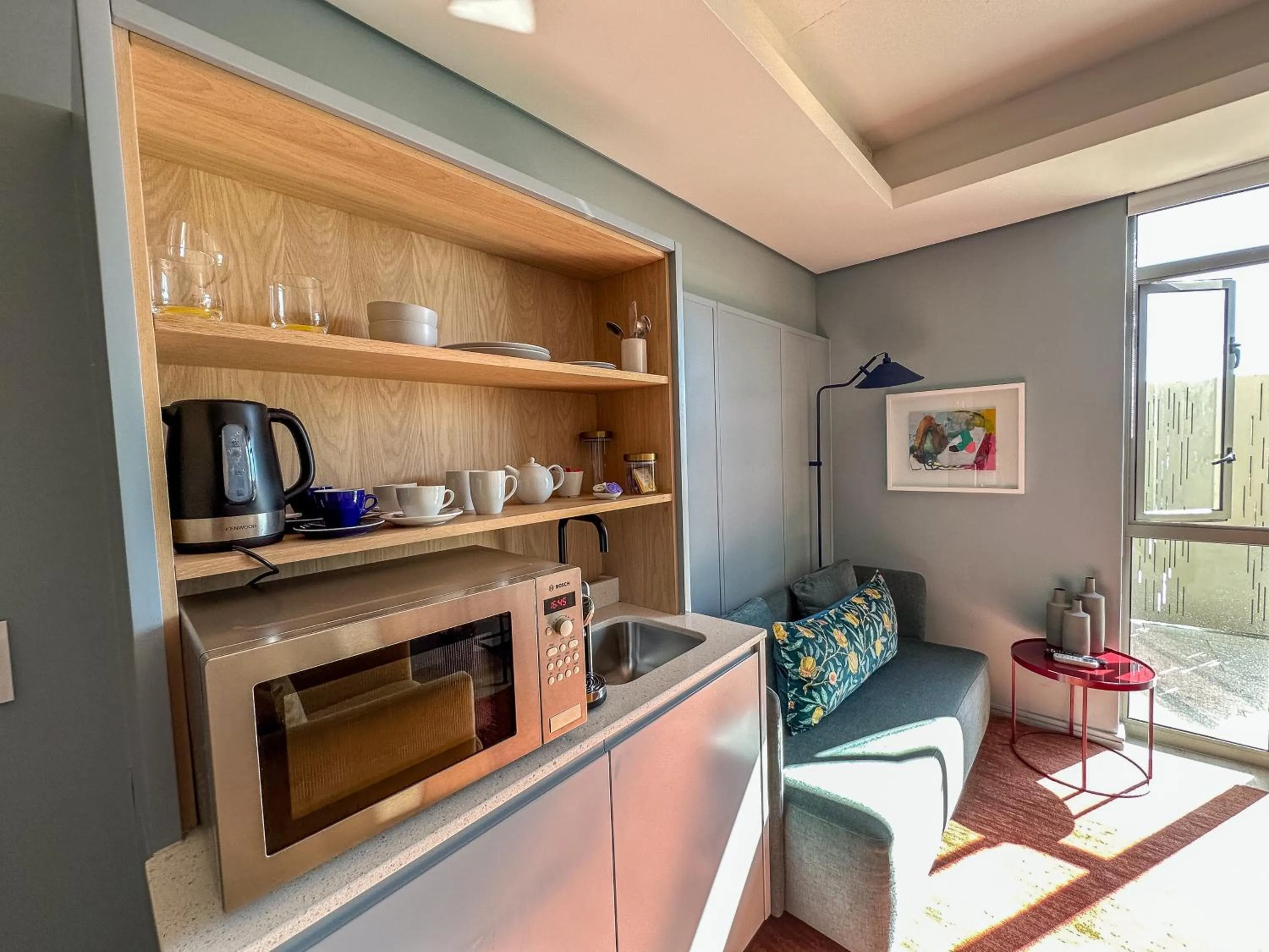 Kitchen or kitchenette in Home Suite Hotels De Waterkant