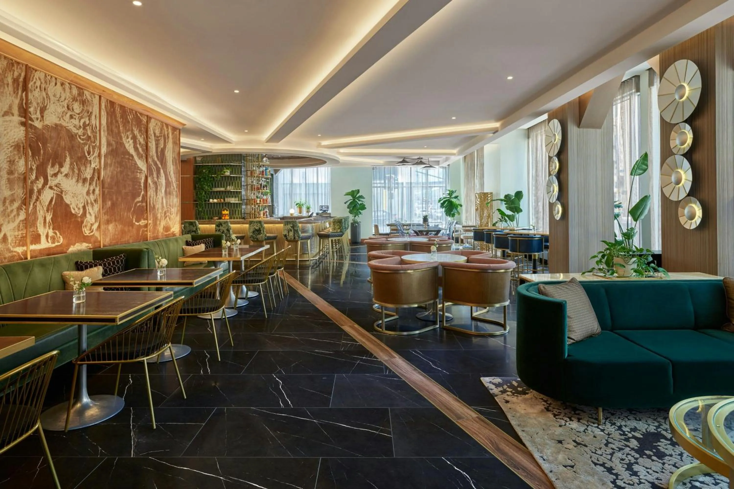 Lounge or bar in Rand Tower Hotel, Minneapolis, a Tribute Portfolio Hotel