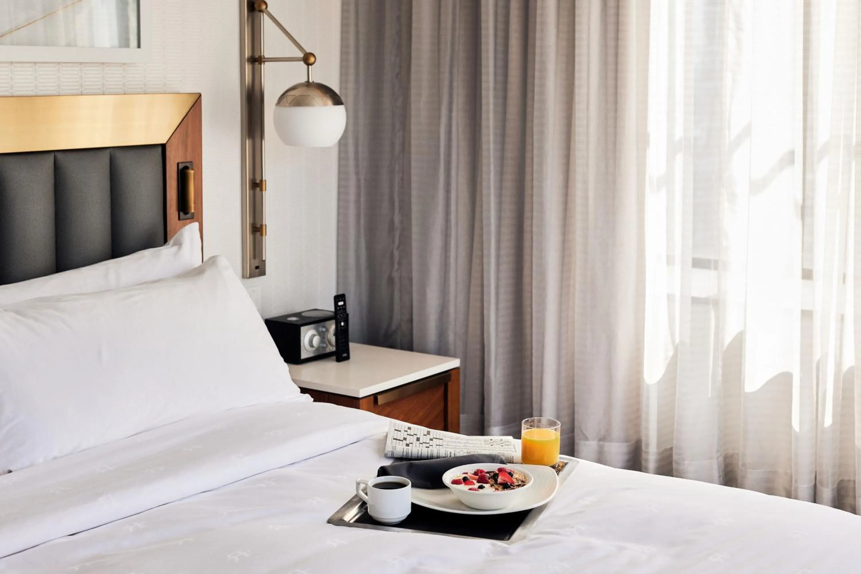 Bed in Rand Tower Hotel, Minneapolis, a Tribute Portfolio Hotel