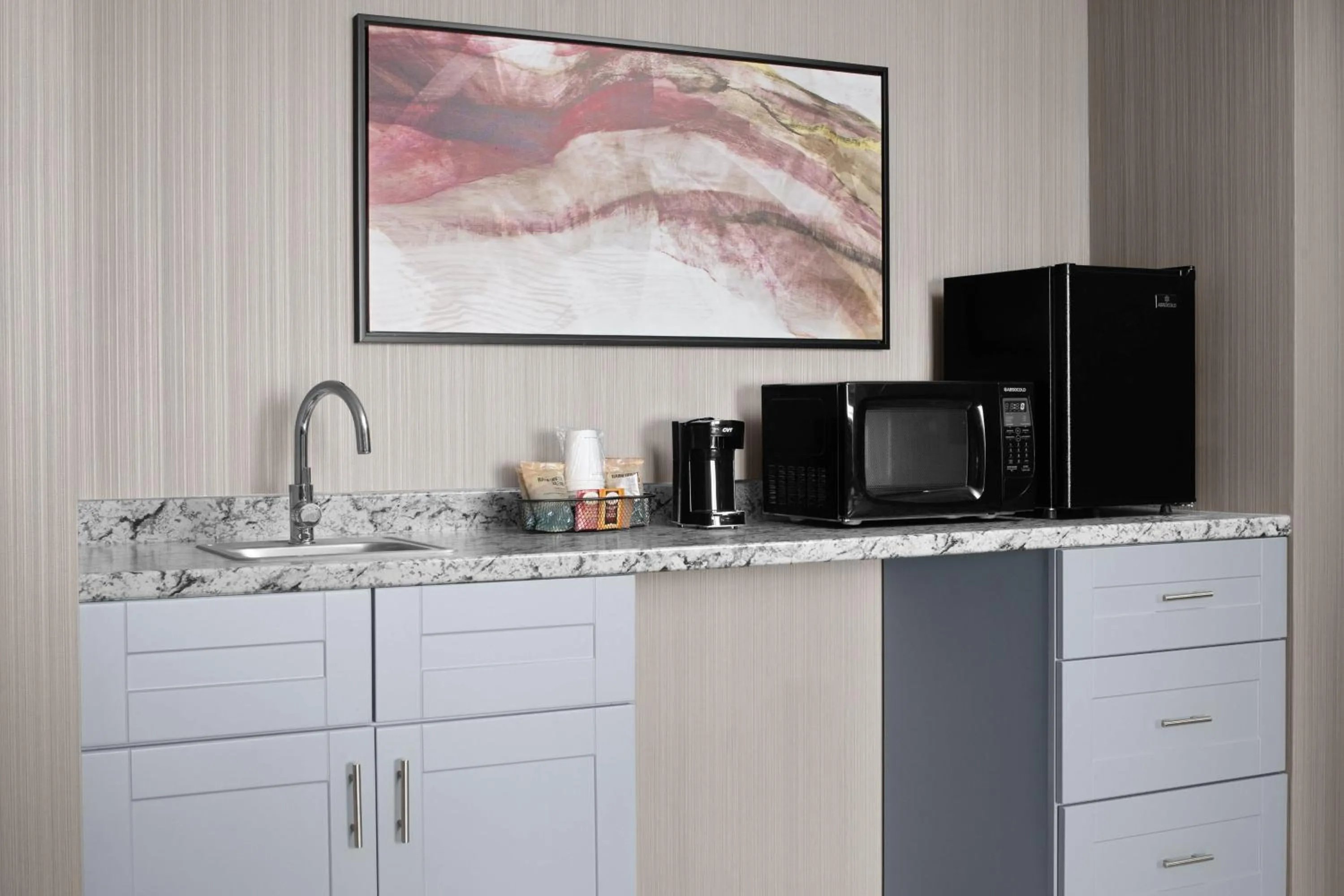 Lounge or bar in Courtyard by Marriott Clearwater Beach