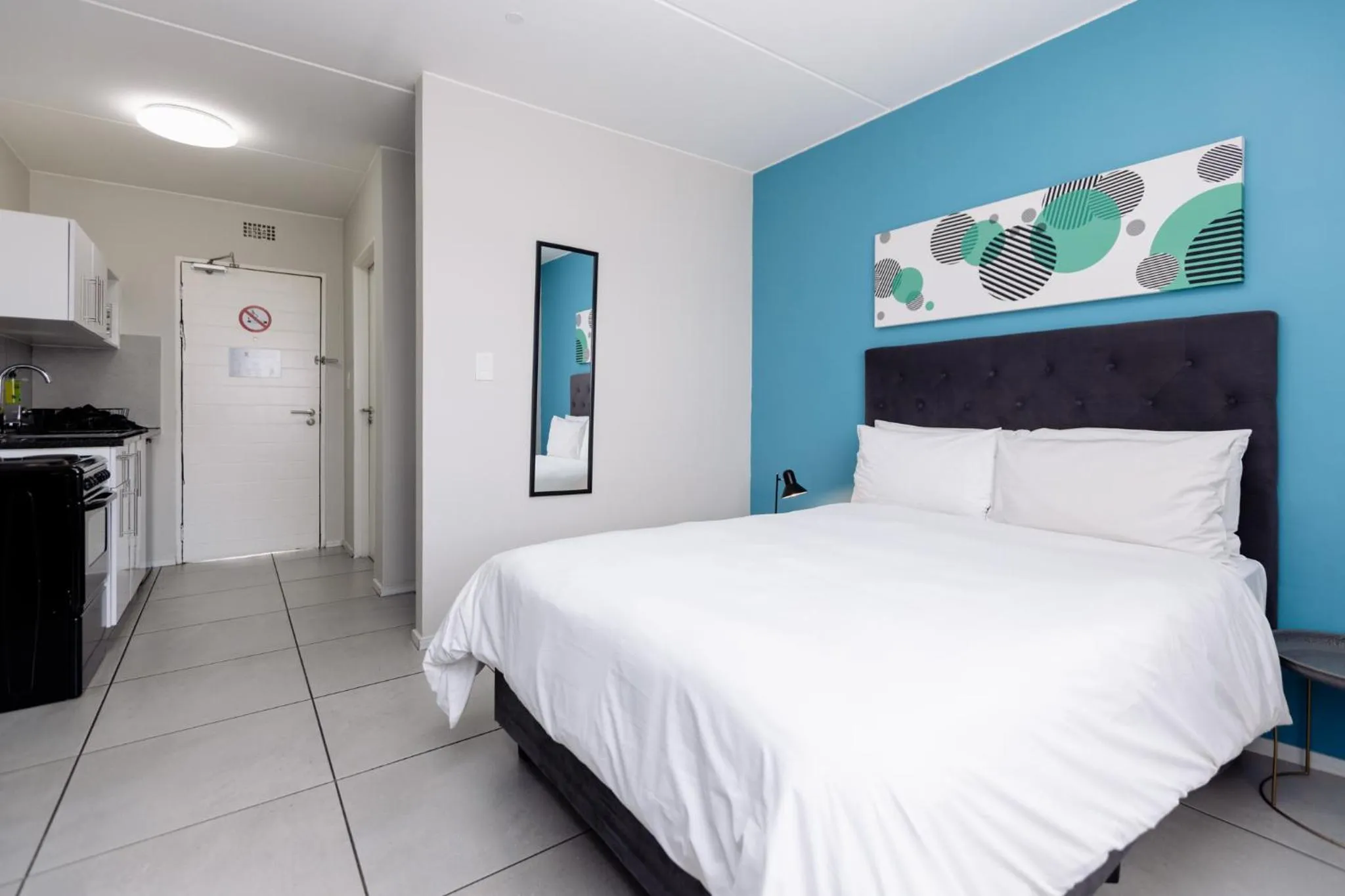 Photo of the whole room, Bed in MINT Express Sandton View