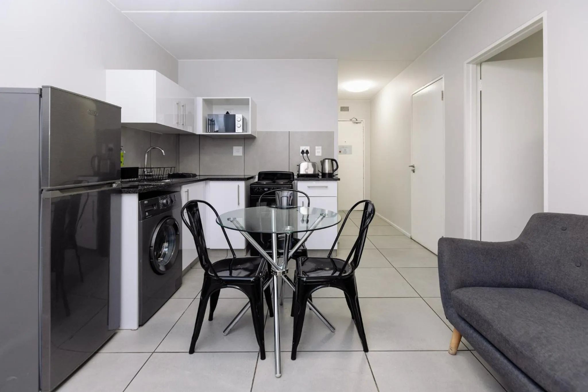 Kitchen or kitchenette in MINT Express Sandton View