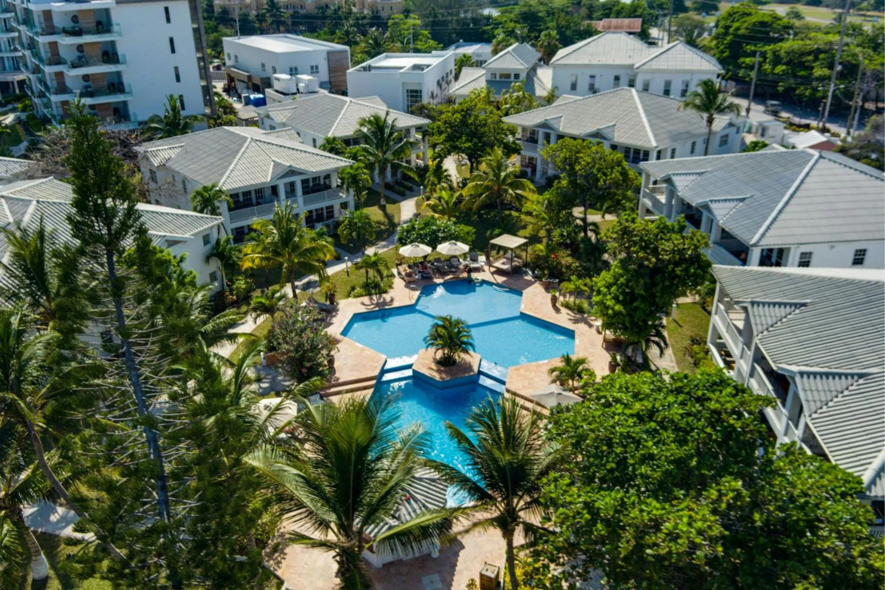 Swimming pool in Alaia Belize, Autograph Collection