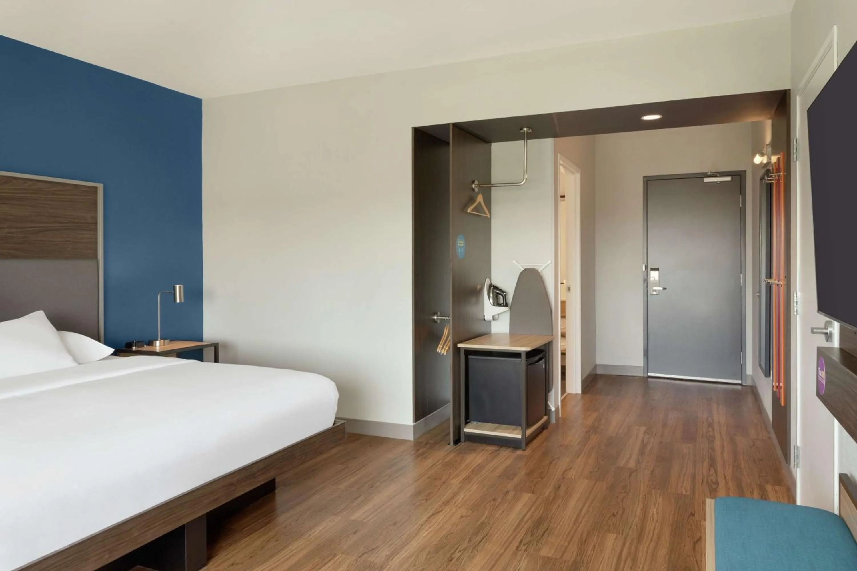 Bedroom, Bed in Tru By Hilton Frisco Dallas, Tx