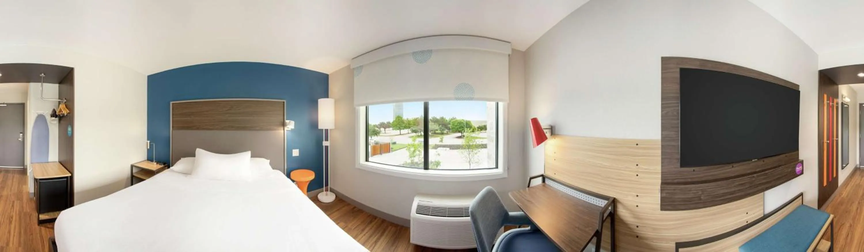 Bedroom, Bed in Tru By Hilton Frisco Dallas, Tx