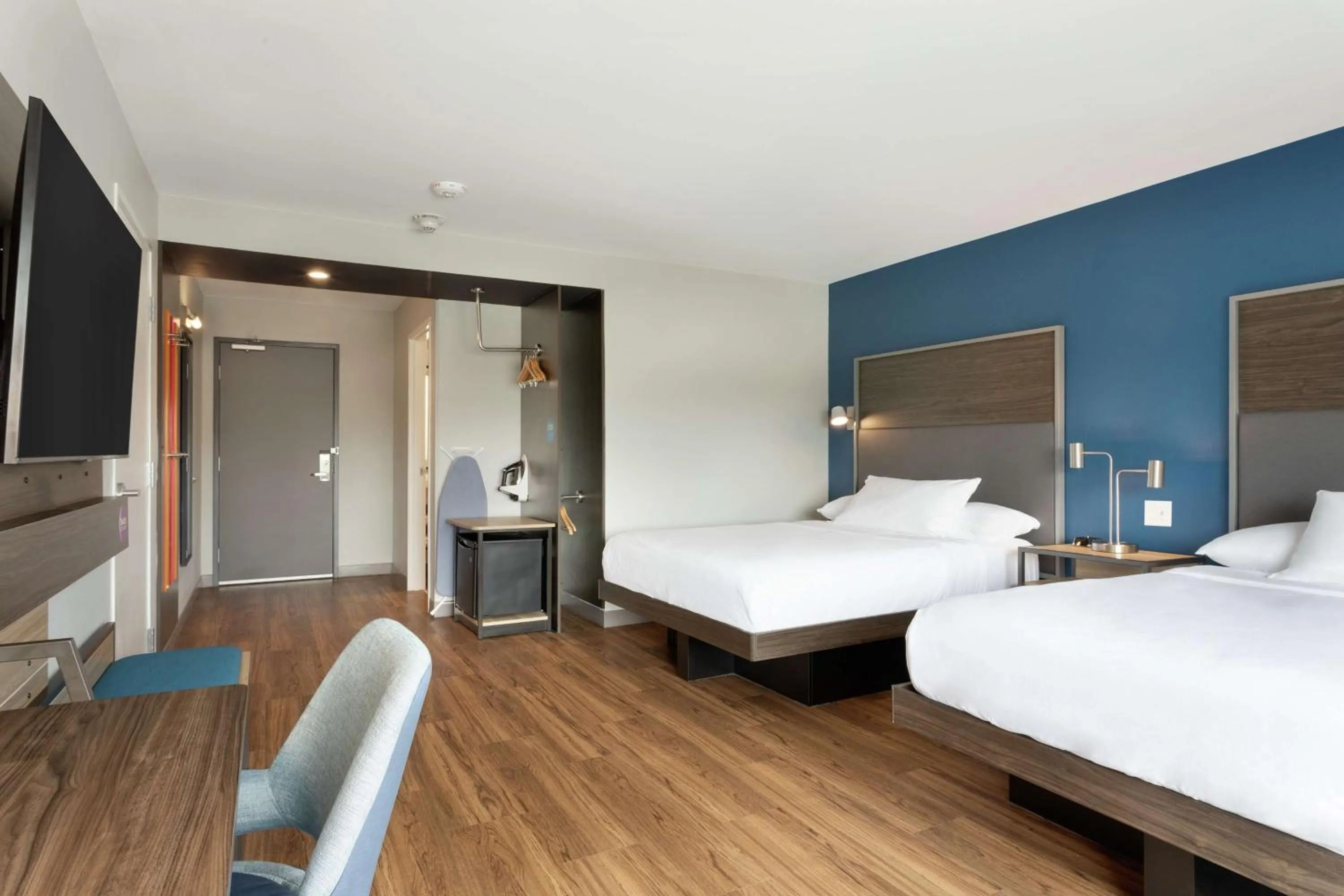 Bedroom, Bed in Tru By Hilton Frisco Dallas, Tx