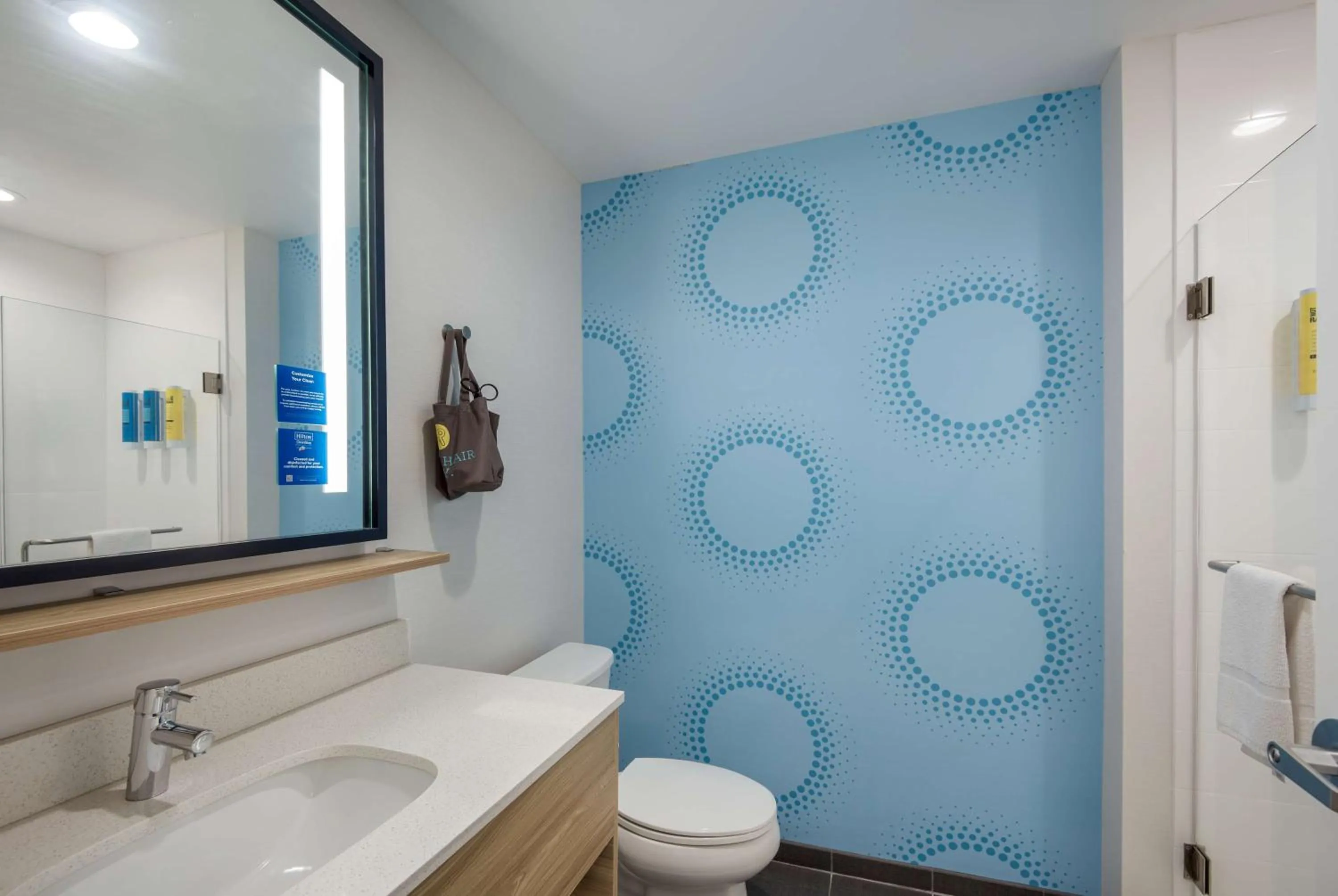 Bathroom in Tru By Hilton Warsaw, In