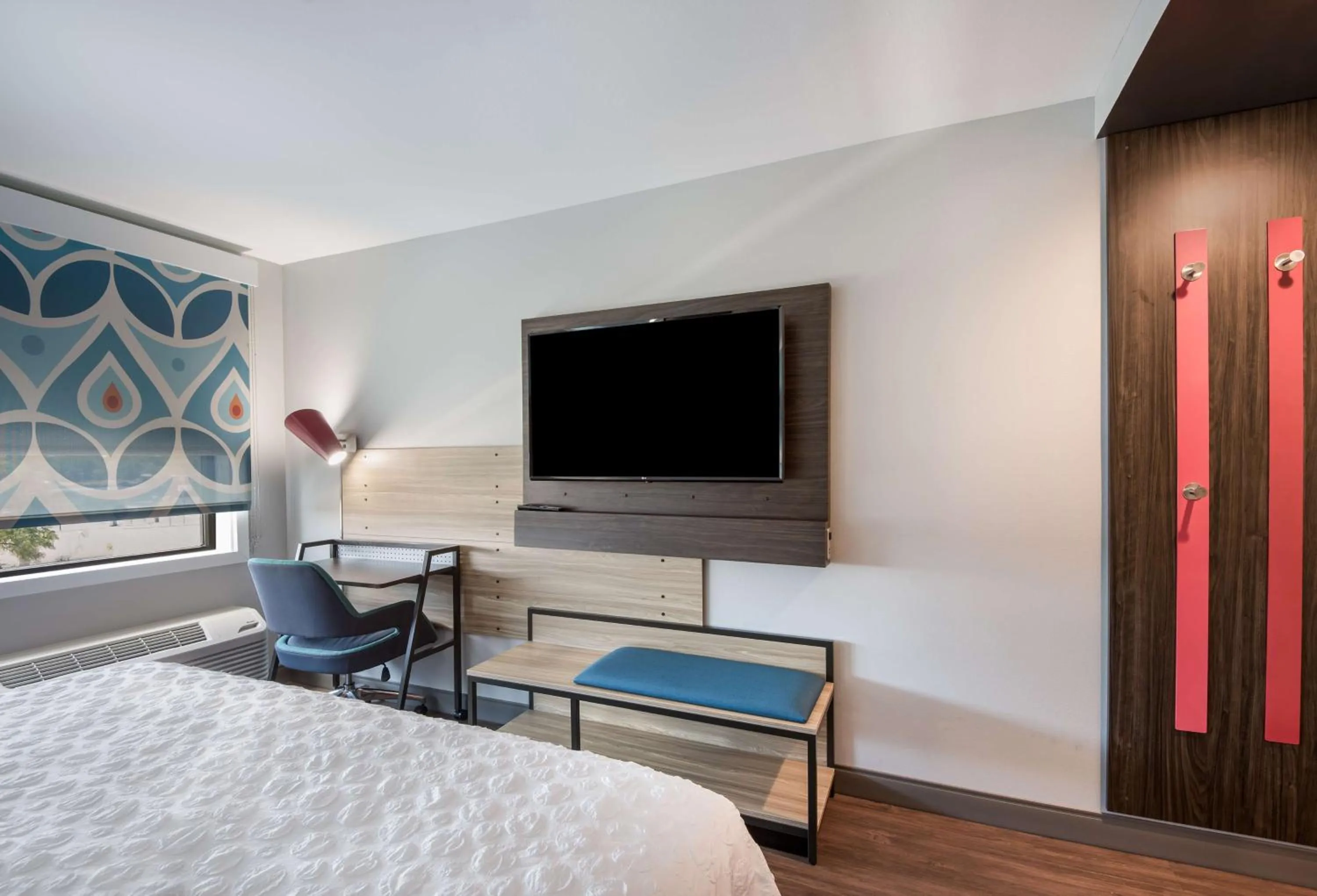 Bedroom, Bed in Tru By Hilton Warsaw, In