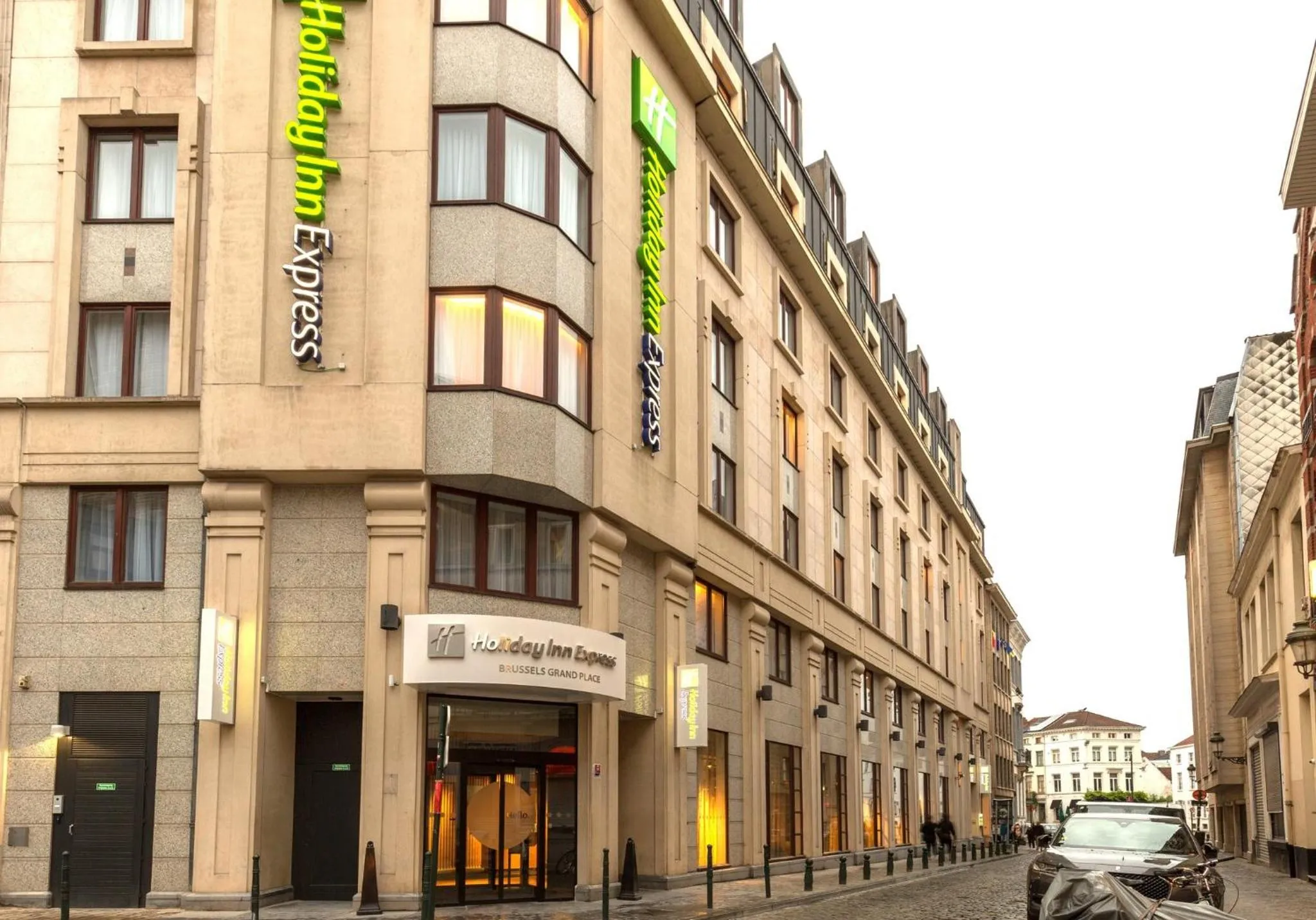 Property building in Holiday Inn Express Brussels-Grand-Place by IHG