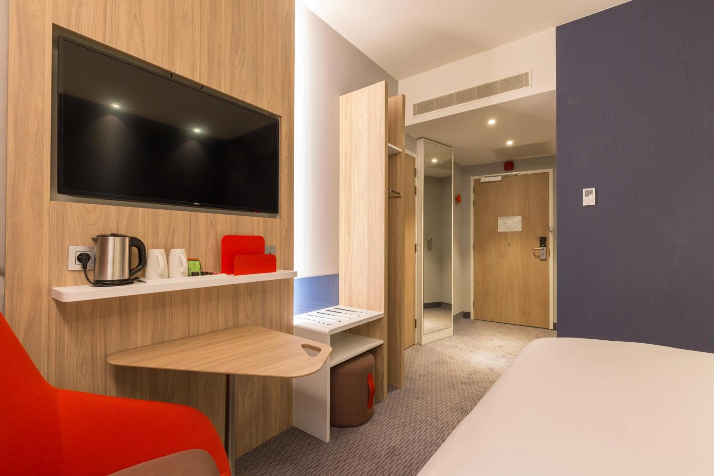 TV and multimedia, Bed in Holiday Inn Express Brussels-Grand-Place by IHG