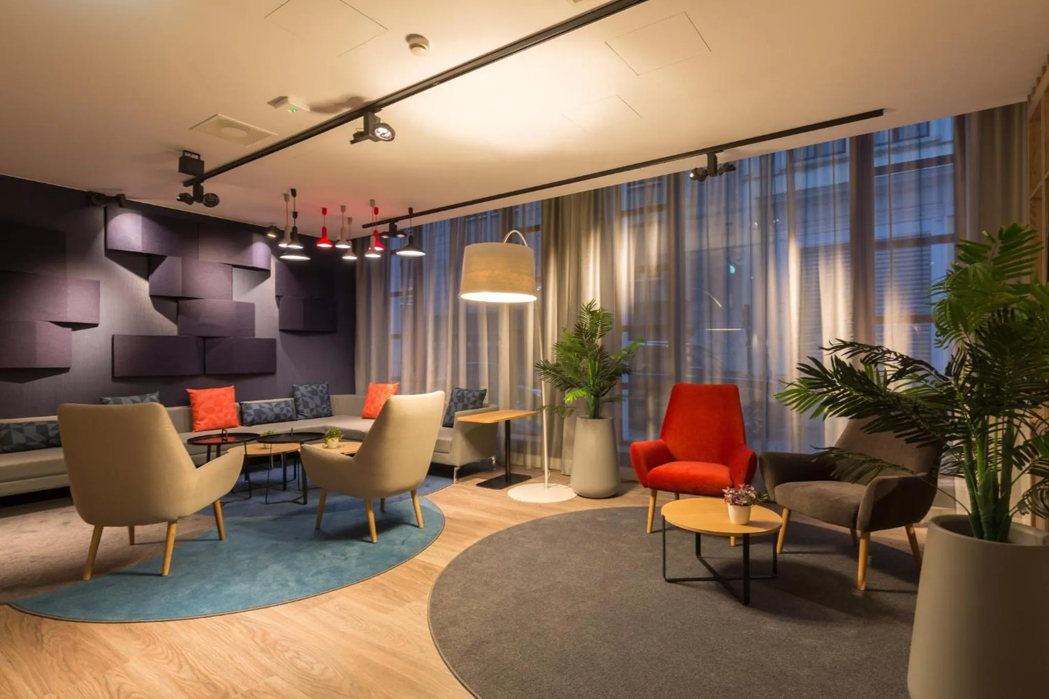 Lounge or bar in Holiday Inn Express Brussels-Grand-Place by IHG