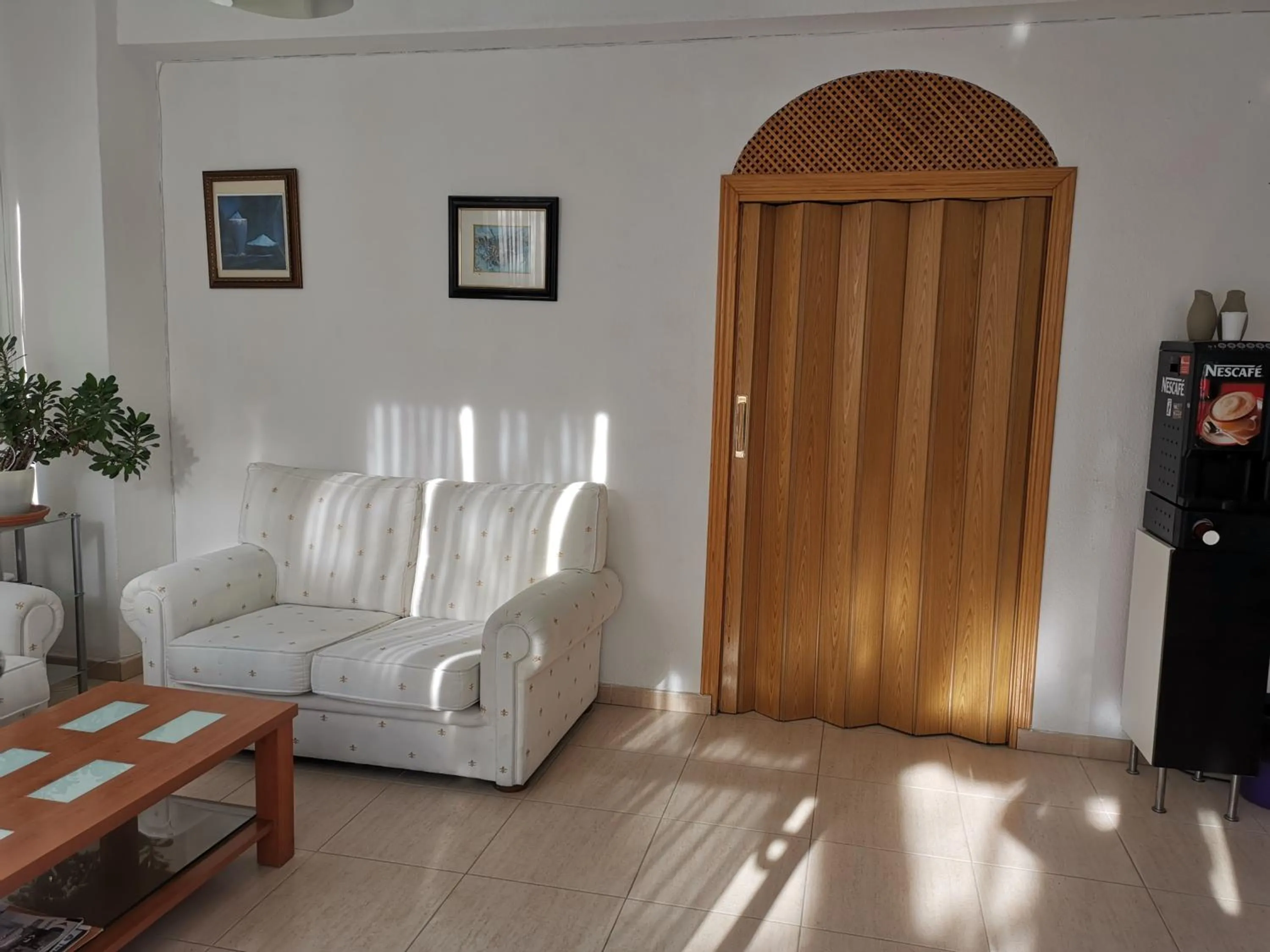 Lobby or reception in Hostal El Alba