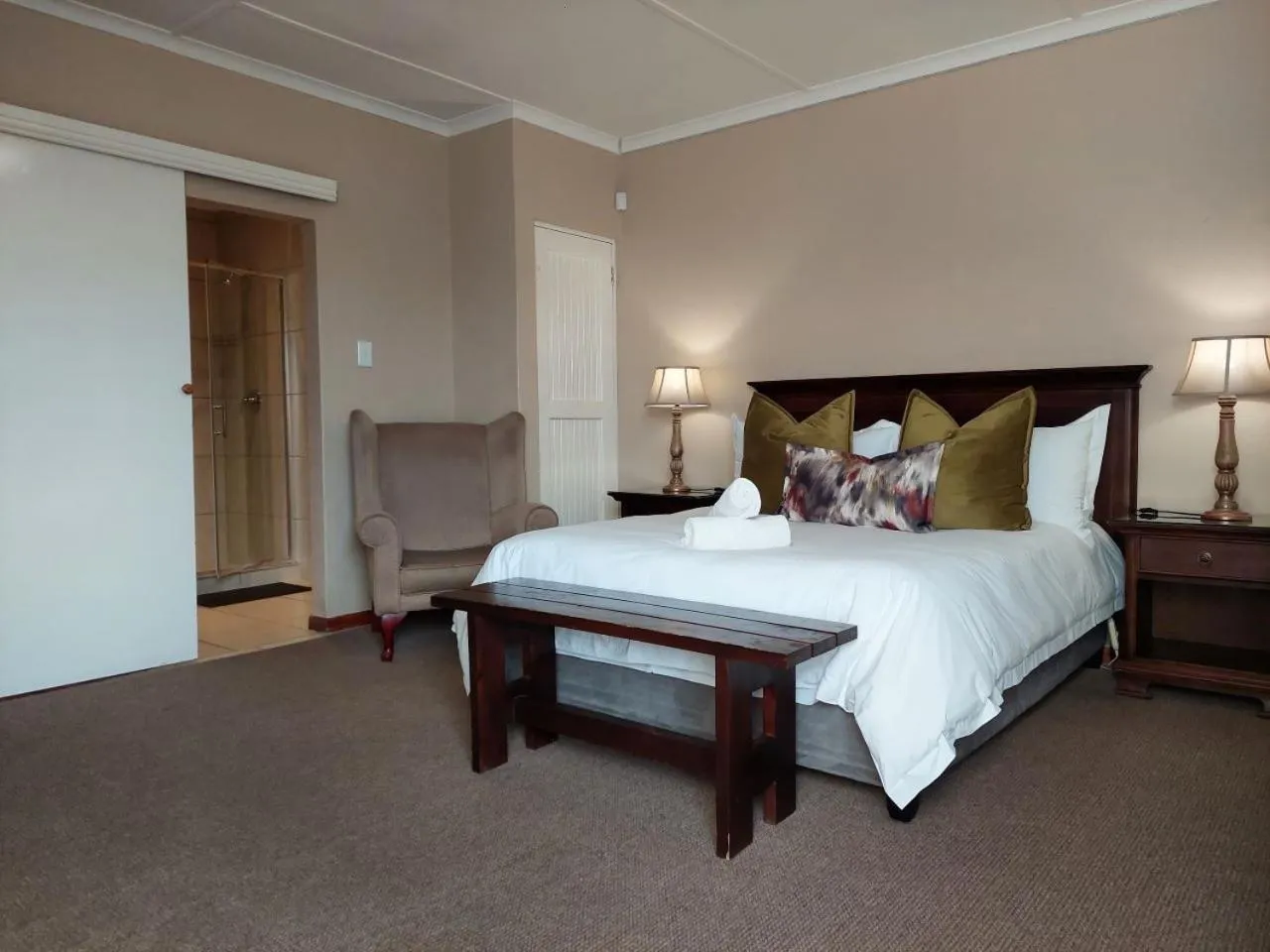 Shower, Bed in Aloes Guest House 62 on Meintjies