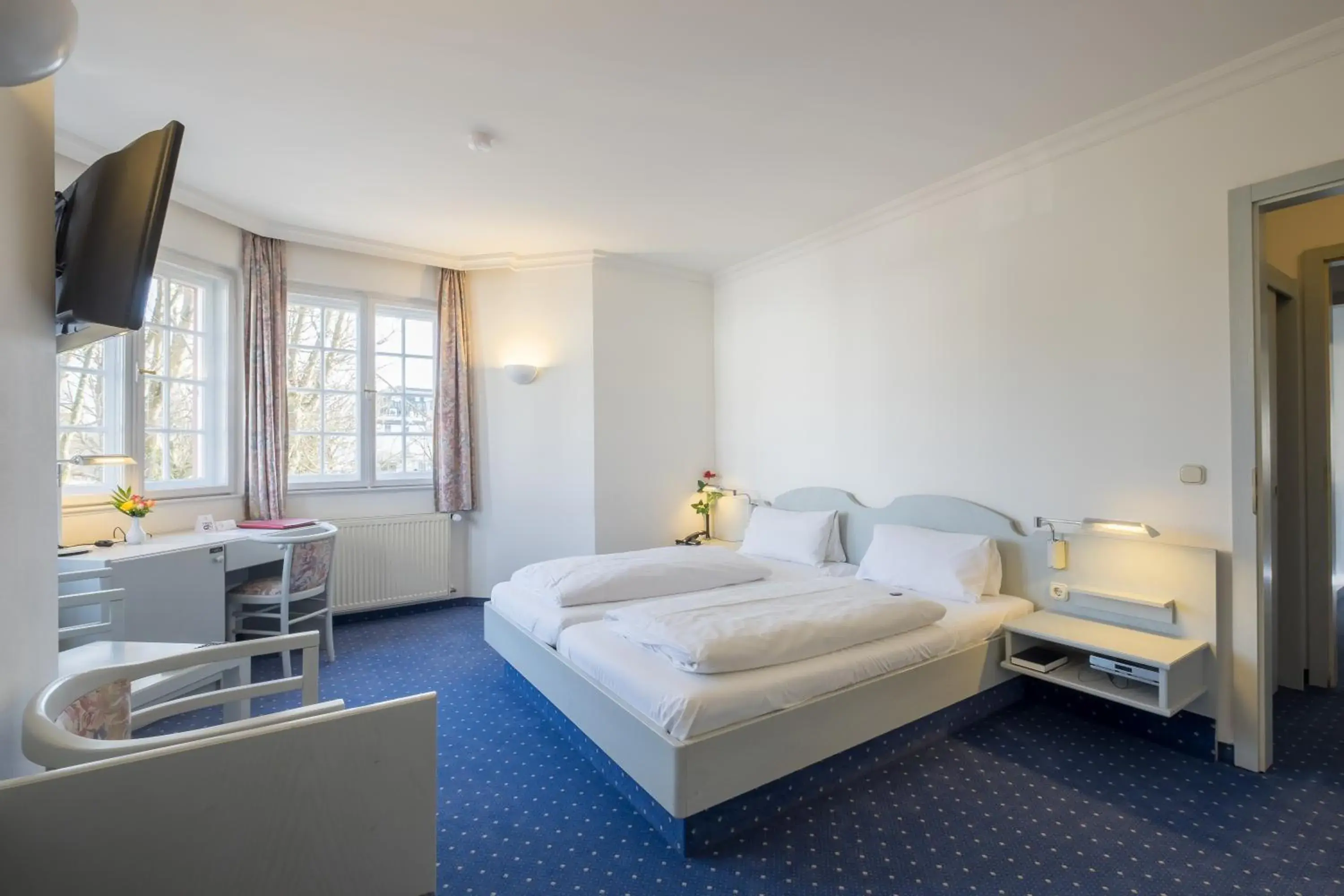 Double Room - single occupancy in Hotel Gautinger Hof - Ruhig im Fünf-Seen-Land nahe S-Bahn und München Double Room - single occupancy in Hotel Gautinger Hof - Ruhig im Fünf-Seen-Land nahe S-Bahn und München