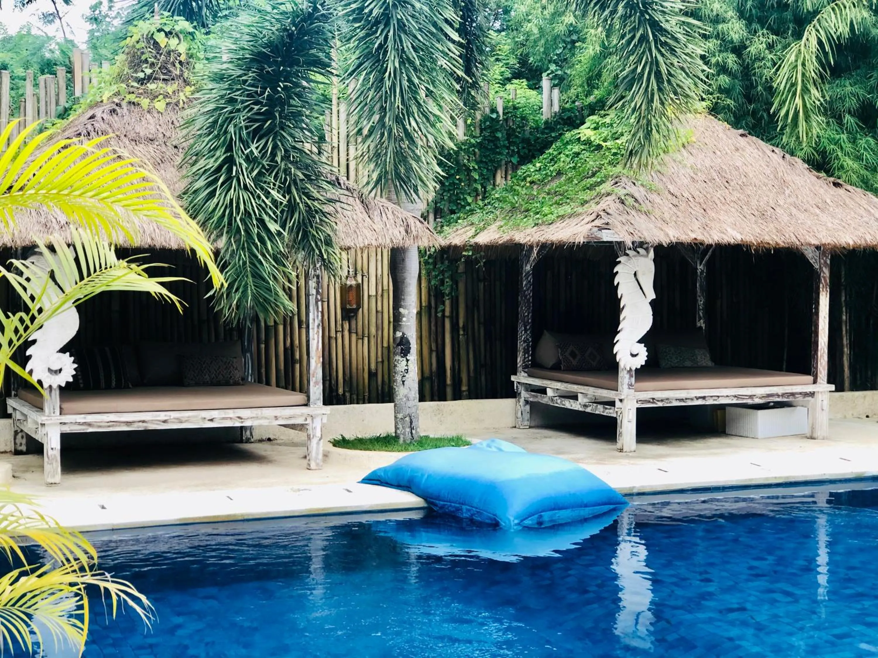 Swimming pool in Sriyana Uluwatu