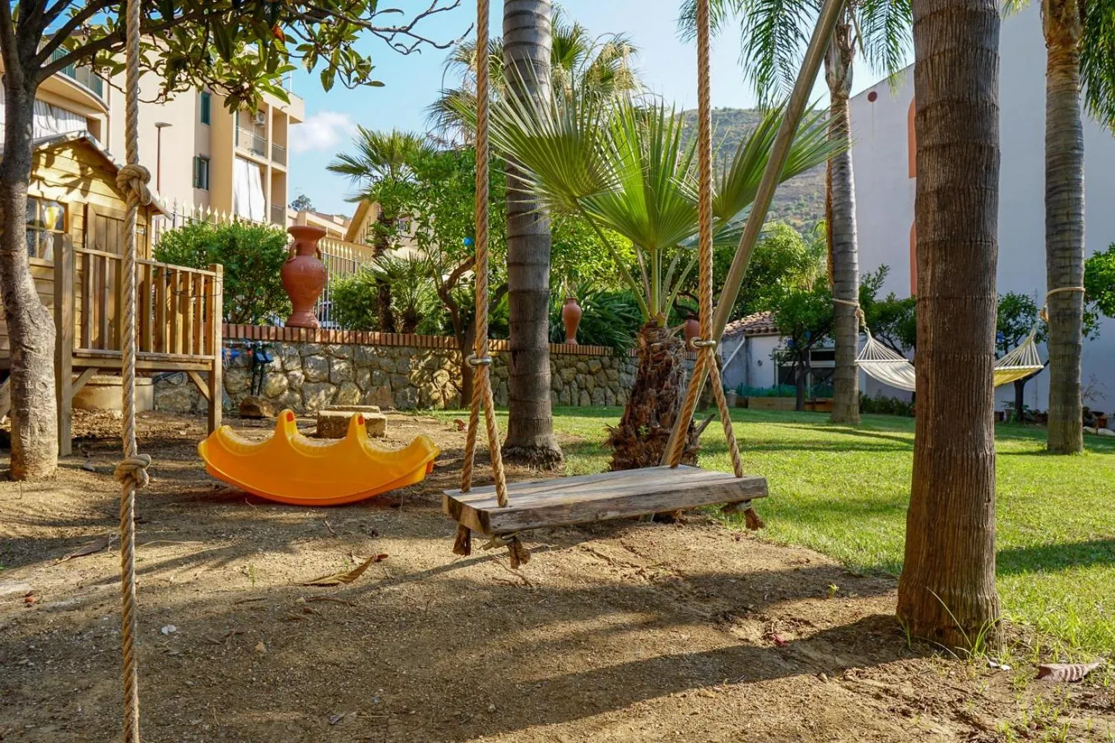 People in Villa Caterina - Solemar Sicilia