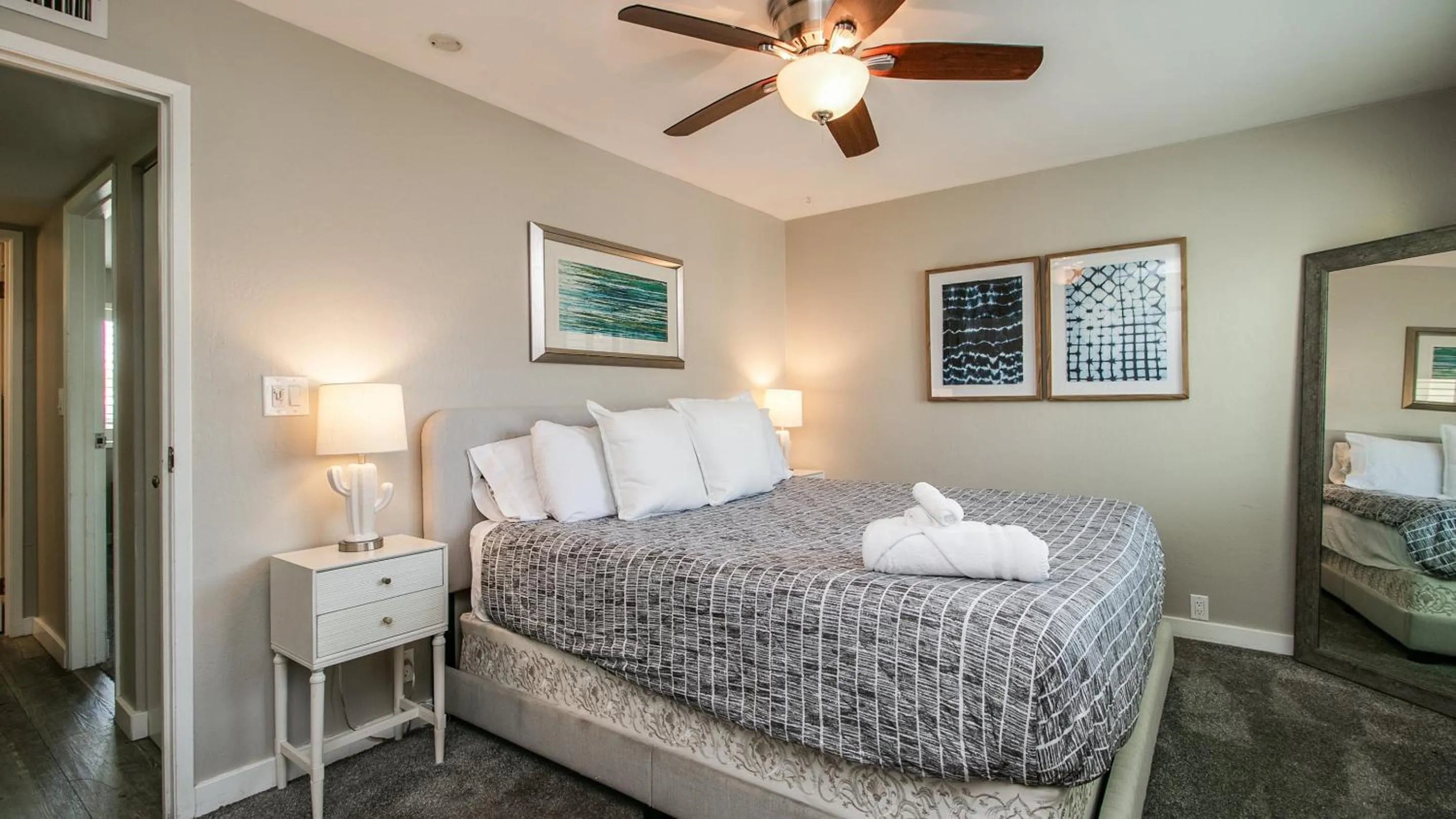 Other, Bed in Updated Condo in A Old Town Scottsdale Location