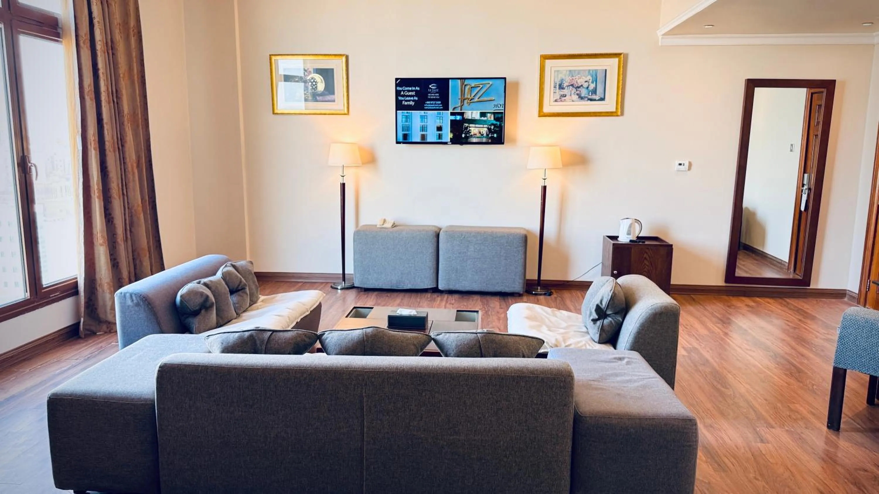 Seating area in Le Jazz Hotel