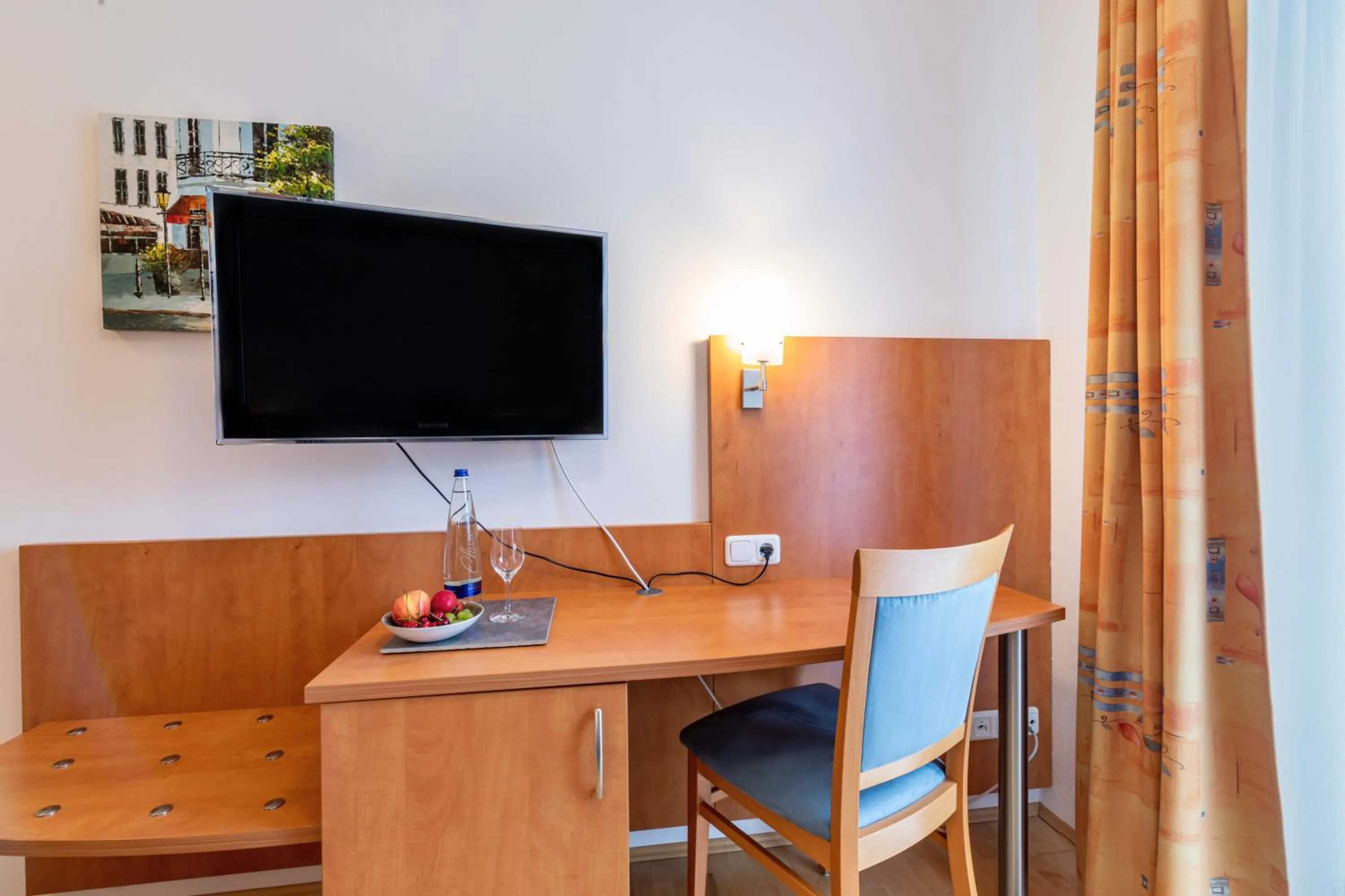 TV and multimedia in Gasthaus Hotel Ostermeier