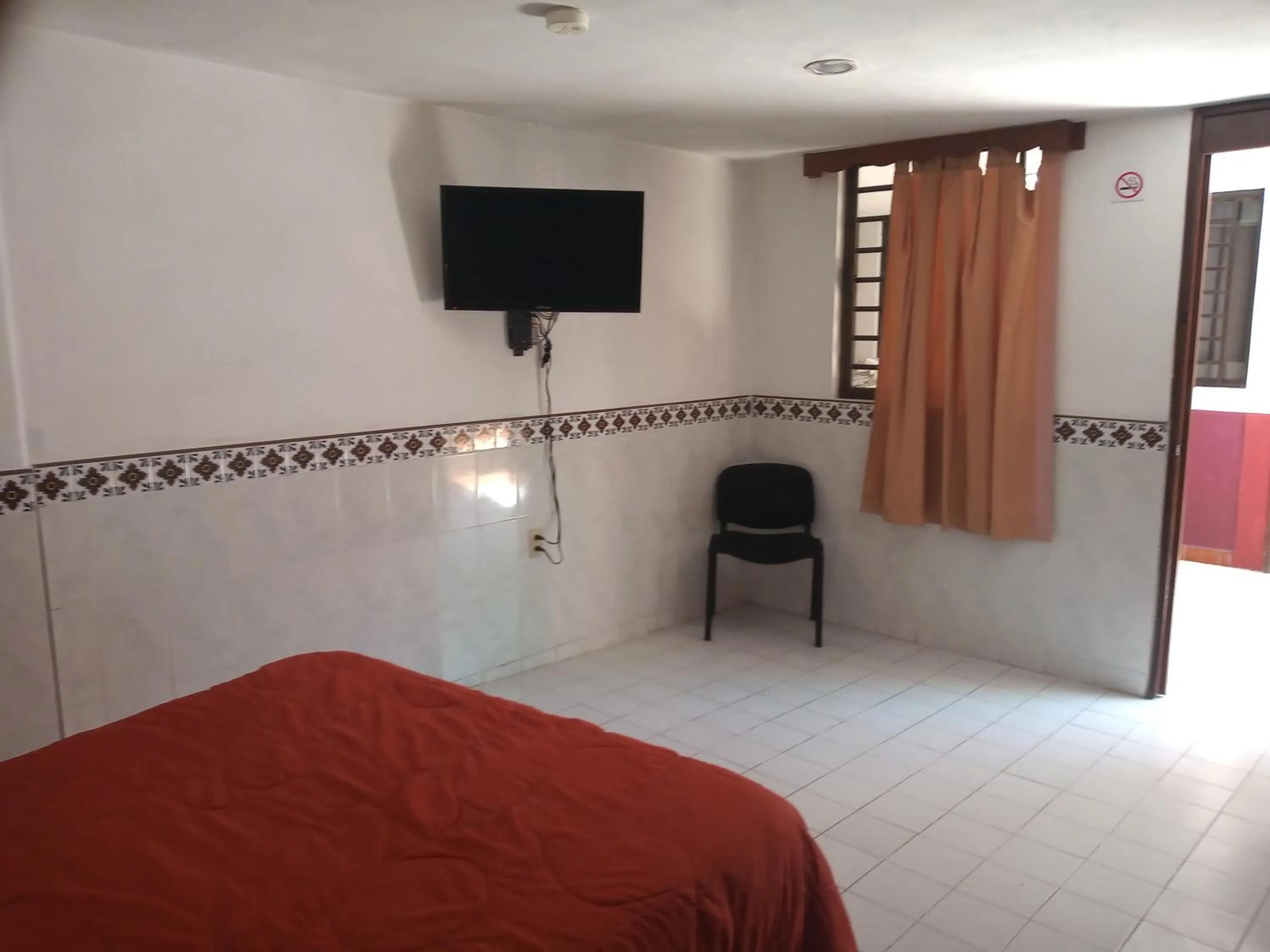 Property building, Bed in Hotel San Diego