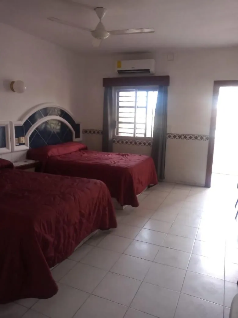 Property building, Bed in Hotel San Diego