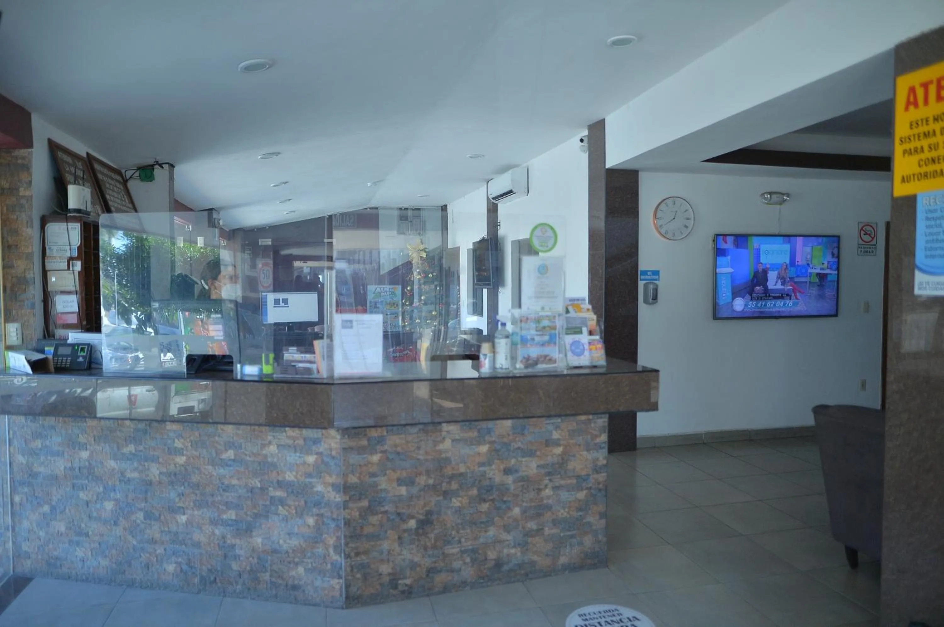 Staff in Hotel San Diego