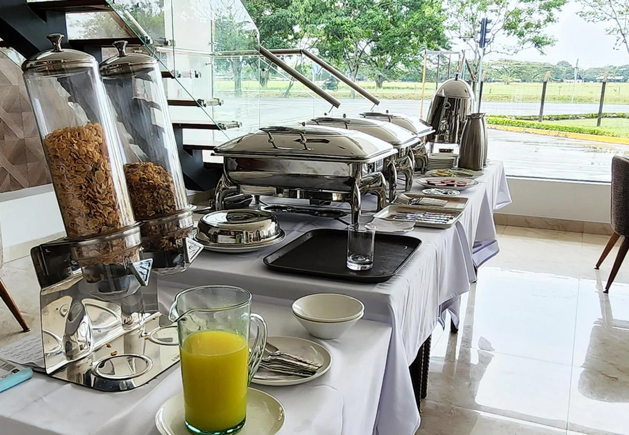 Breakfast in Hotel Real Elim International