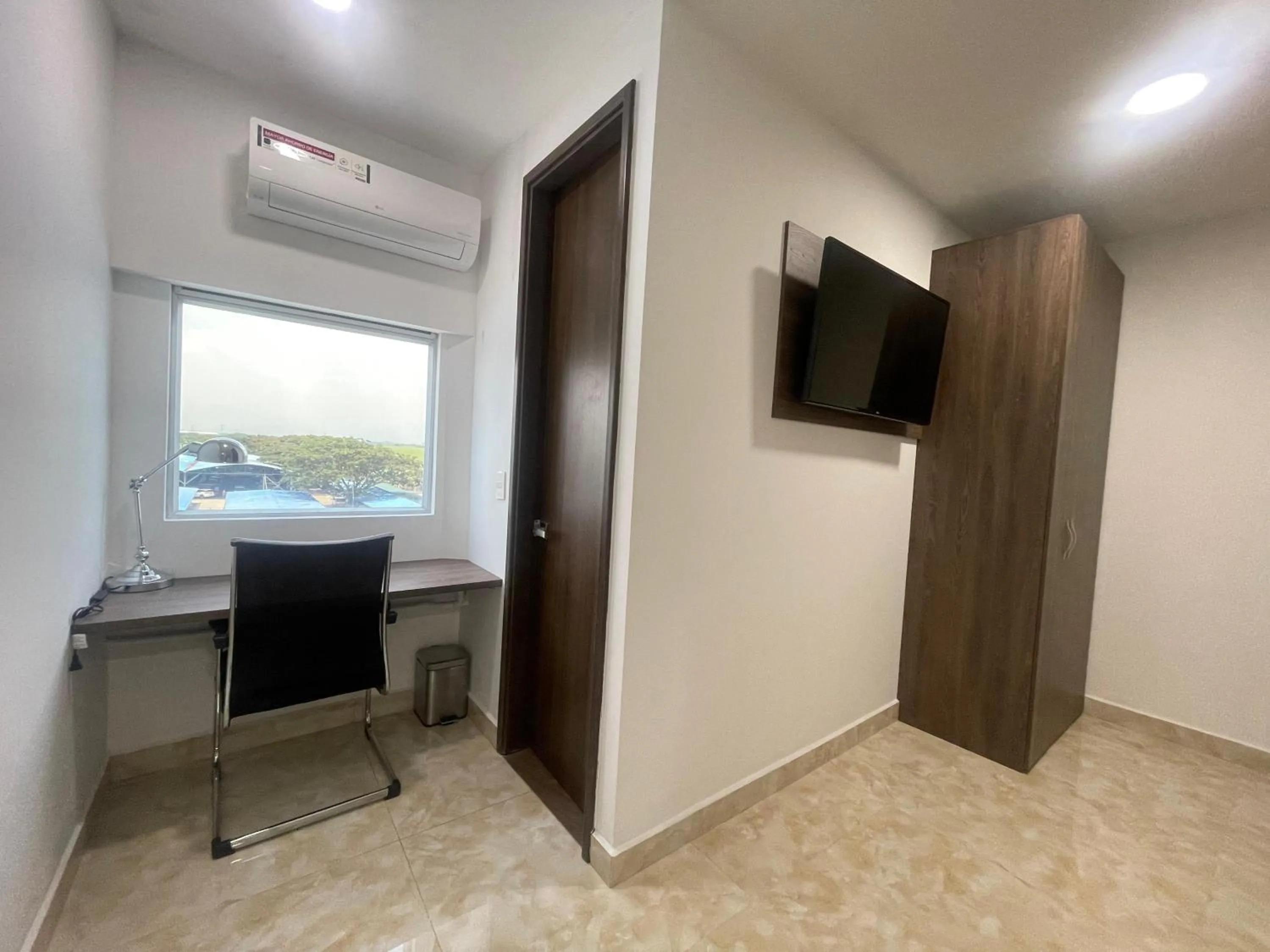 TV and multimedia in Hotel Real Elim International