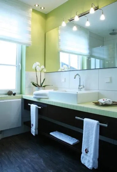 Shower in Strand-Hotel Seenelke