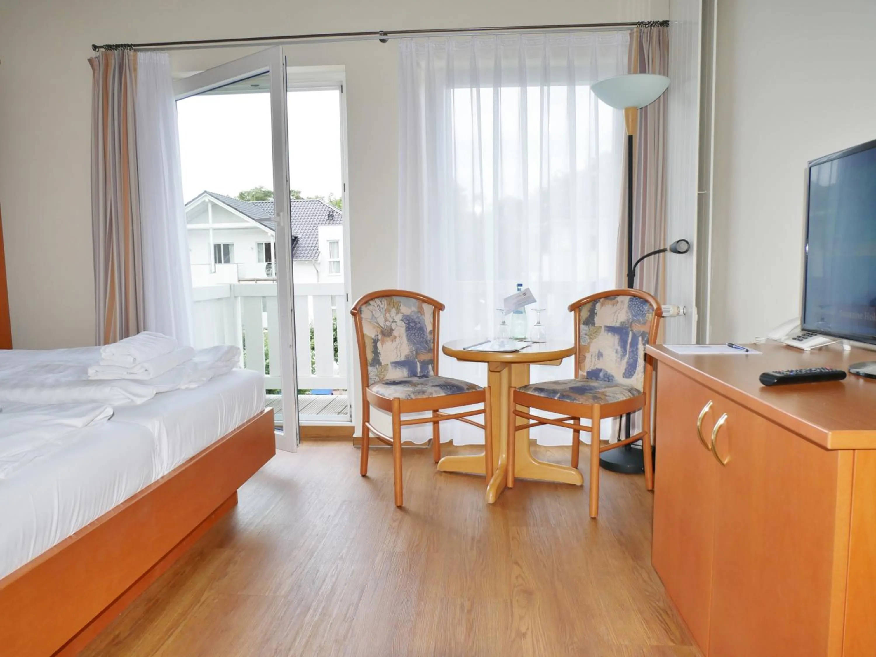 Photo of the whole room, Bed in R&R Hotel Strandallee